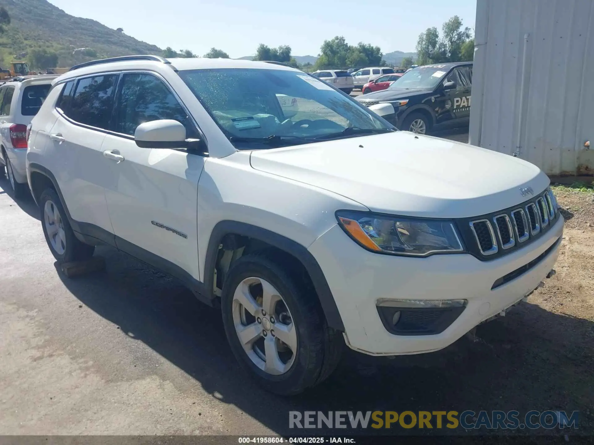 1 Фотография поврежденного автомобиля 3C4NJDBB1LT145760 JEEP COMPASS 2020
