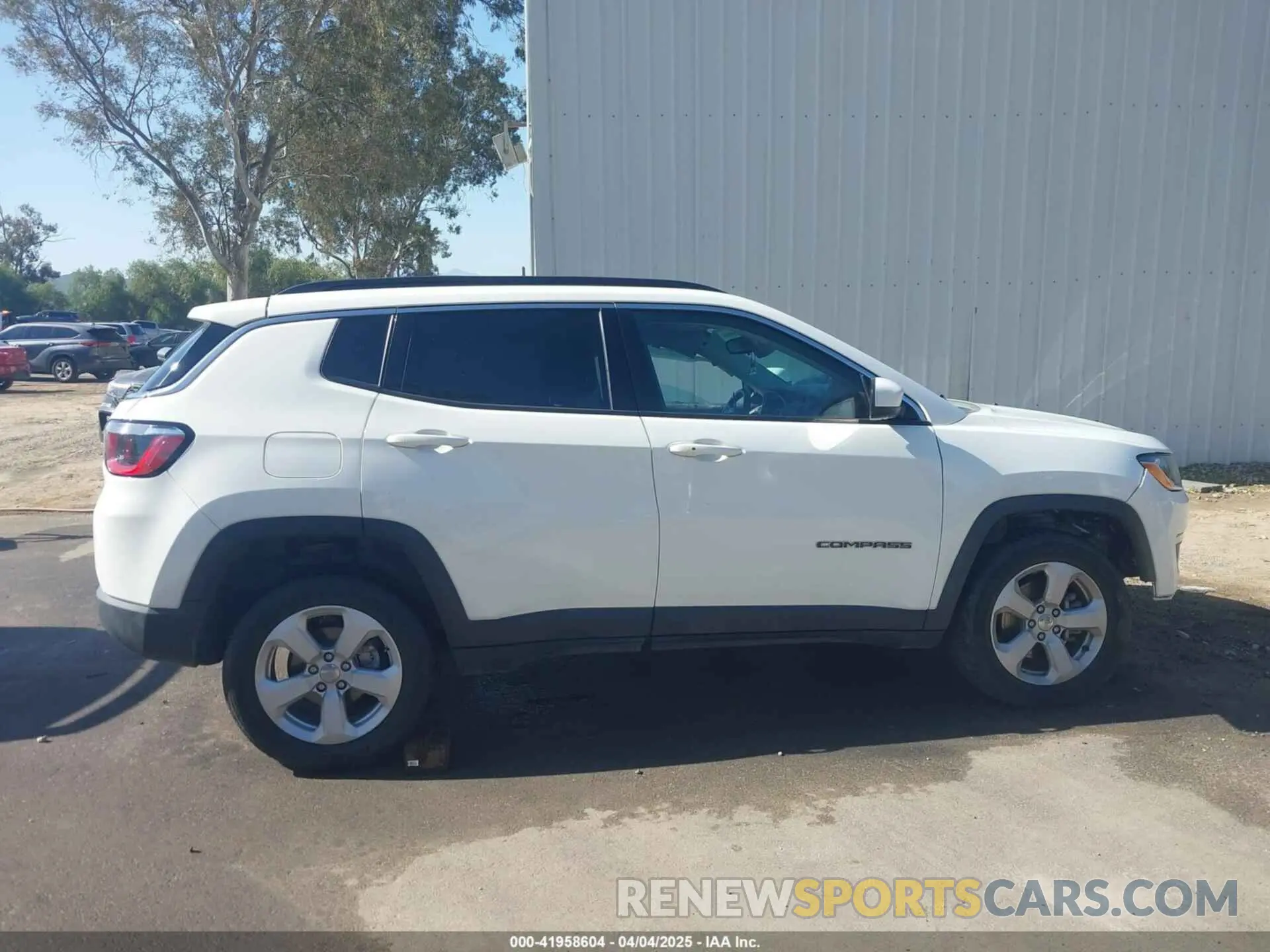 12 Фотография поврежденного автомобиля 3C4NJDBB1LT145760 JEEP COMPASS 2020