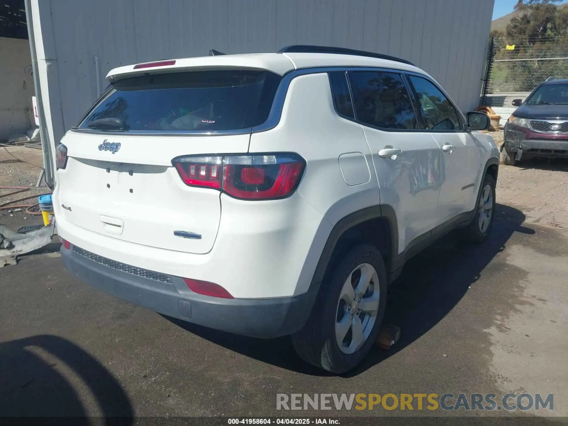 4 Фотография поврежденного автомобиля 3C4NJDBB1LT145760 JEEP COMPASS 2020