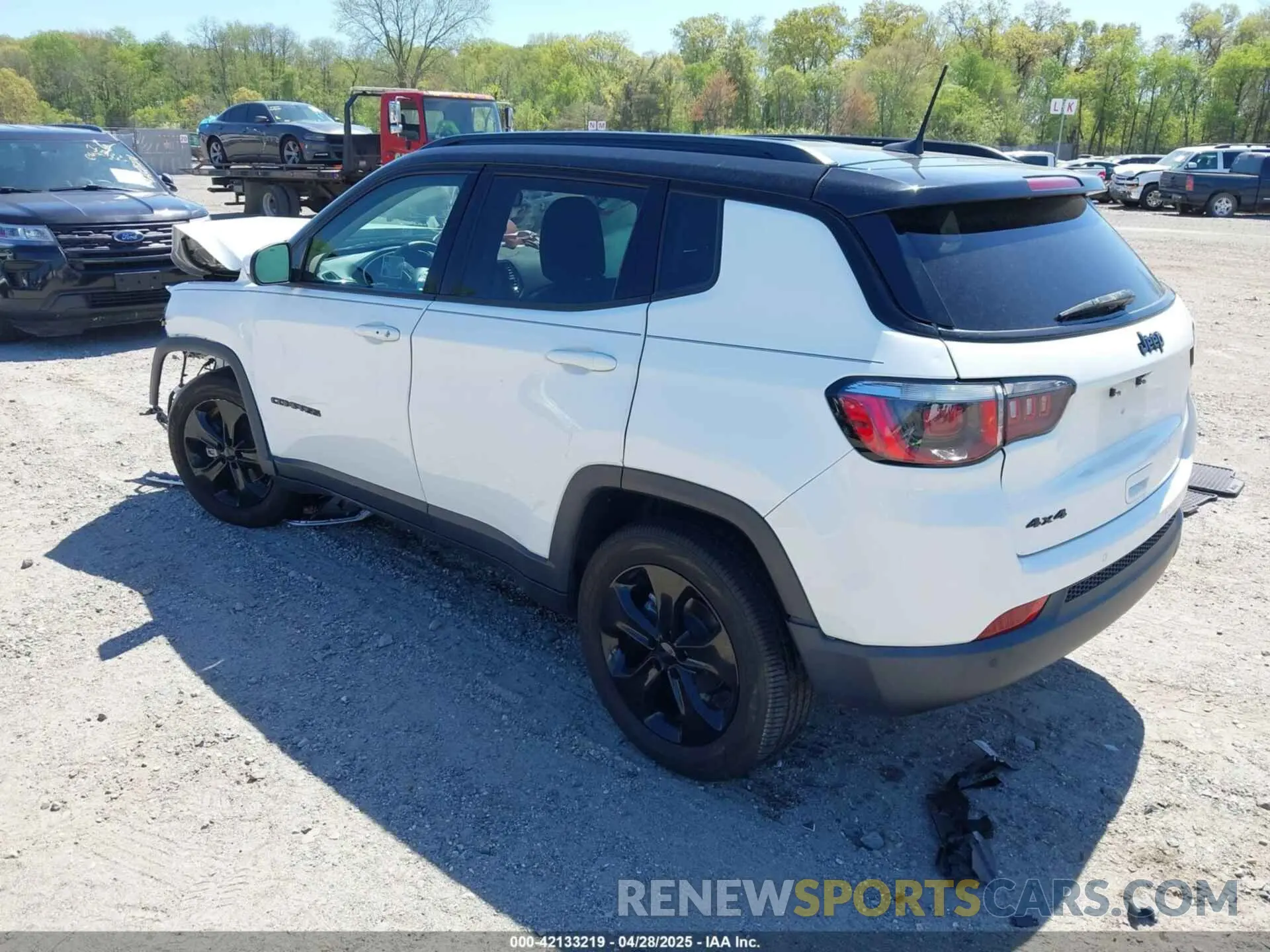 3 Photograph of a damaged car 3C4NJDBB2LT131916 JEEP COMPASS 2020