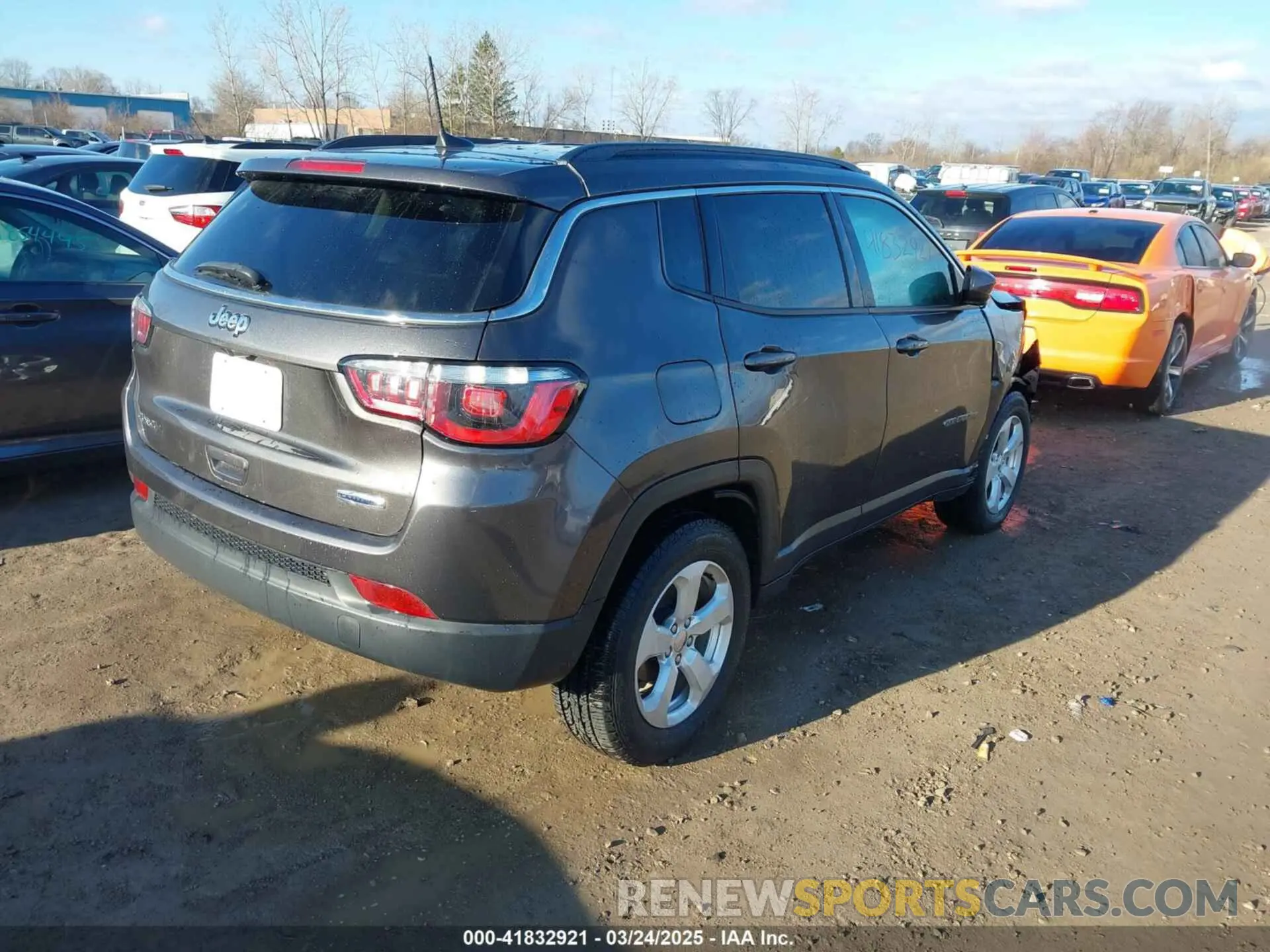 4 Photograph of a damaged car 3C4NJDBB3LT223939 JEEP COMPASS 2020