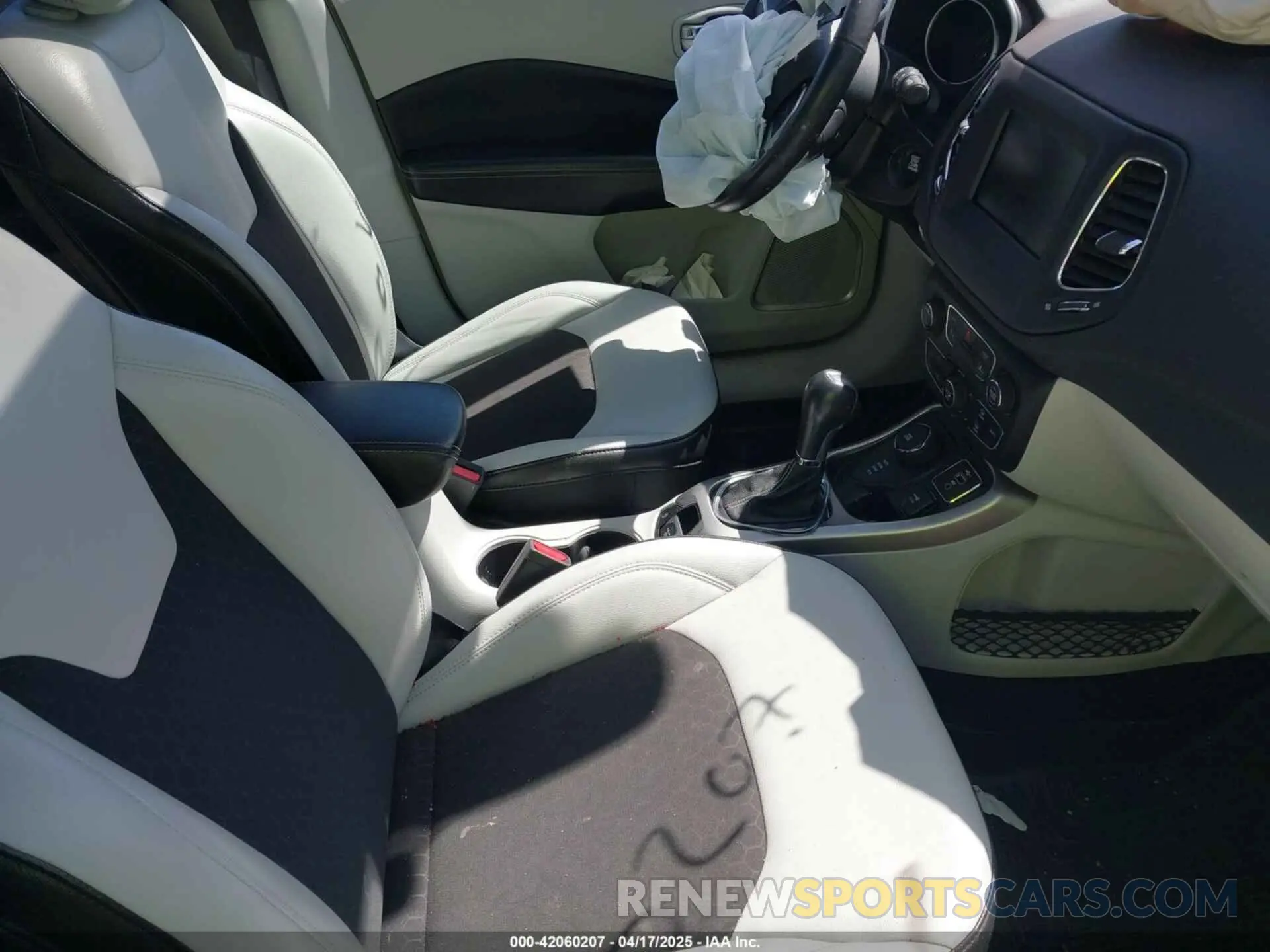 5 Фотография поврежденного автомобиля 3C4NJDBB4LT222752 JEEP COMPASS 2020