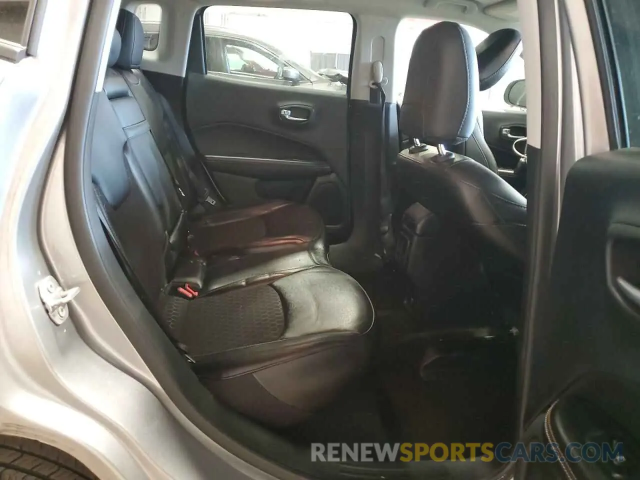 11 Photograph of a damaged car 3C4NJDBB5LT112258 JEEP COMPASS 2020