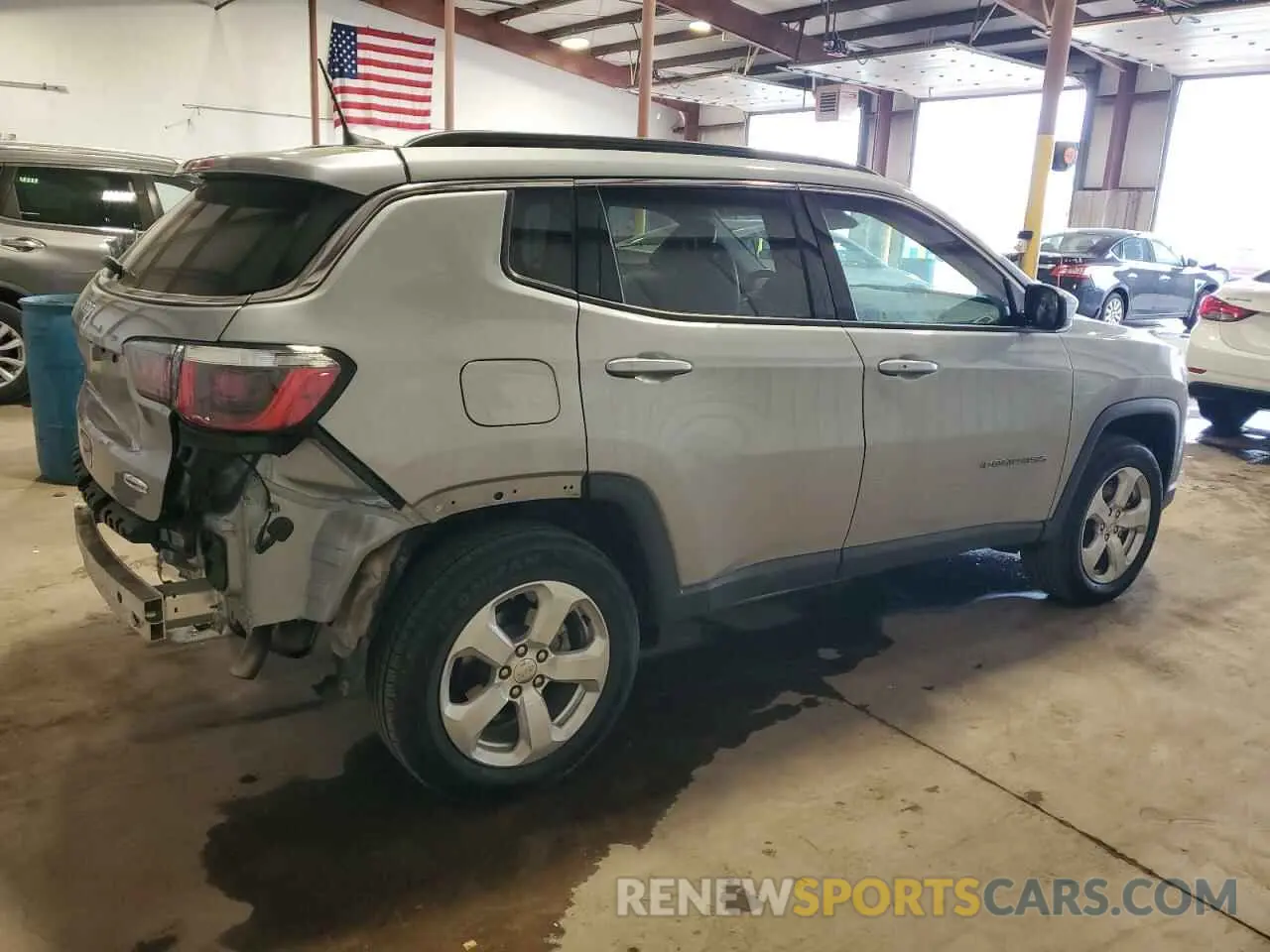 3 Photograph of a damaged car 3C4NJDBB5LT112258 JEEP COMPASS 2020