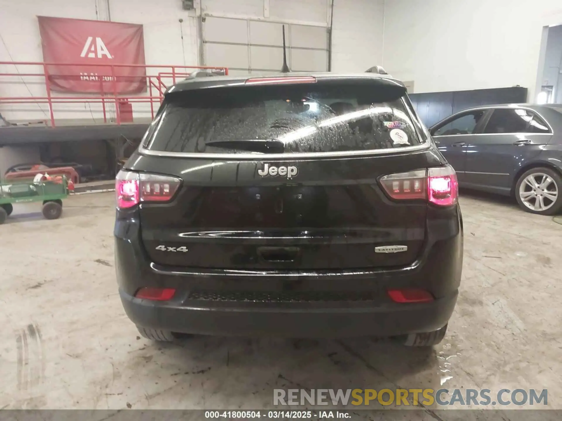 17 Photograph of a damaged car 3C4NJDBB5LT168765 JEEP COMPASS 2020