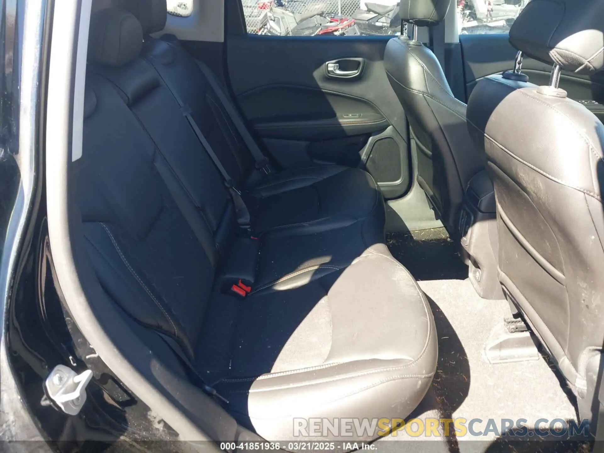 8 Photograph of a damaged car 3C4NJDBB5LT222386 JEEP COMPASS 2020