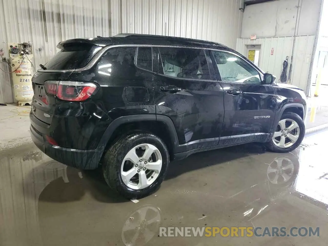 3 Photograph of a damaged car 3C4NJDBB6LT143339 JEEP COMPASS 2020