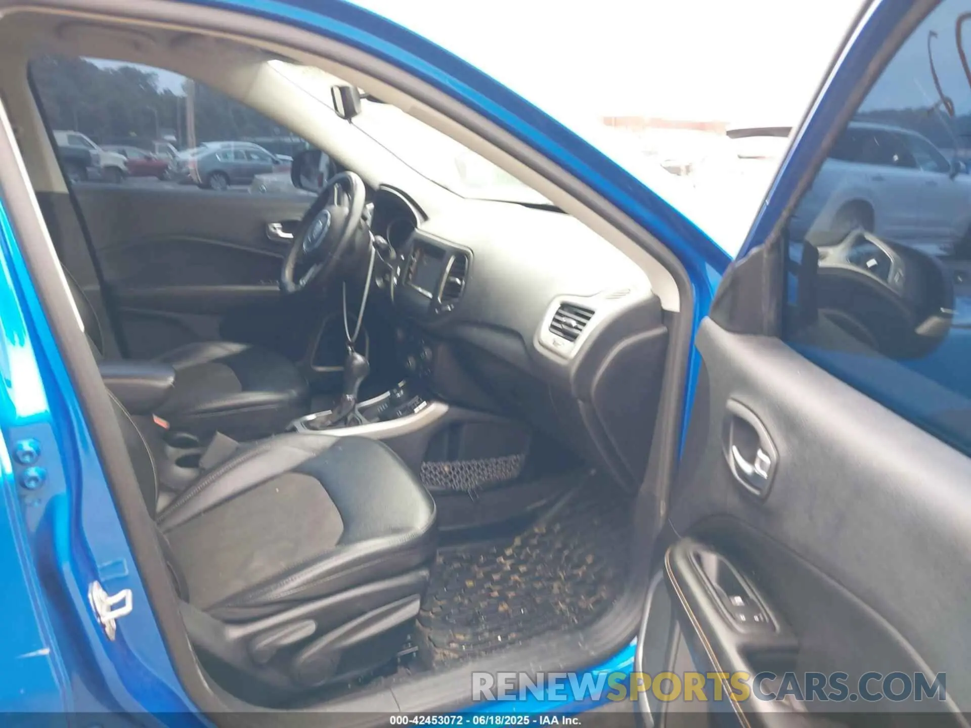 5 Photograph of a damaged car 3C4NJDBB6LT241125 JEEP COMPASS 2020