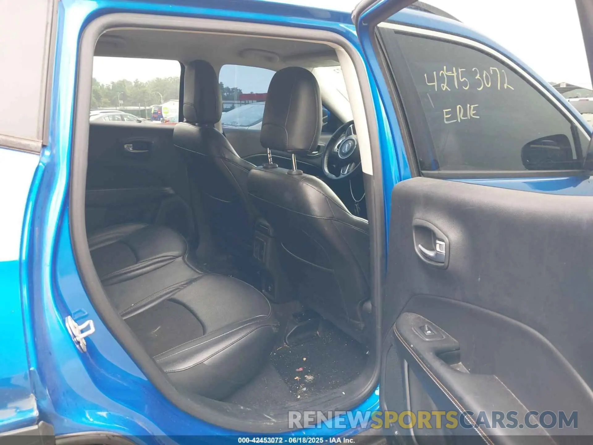 8 Photograph of a damaged car 3C4NJDBB6LT241125 JEEP COMPASS 2020