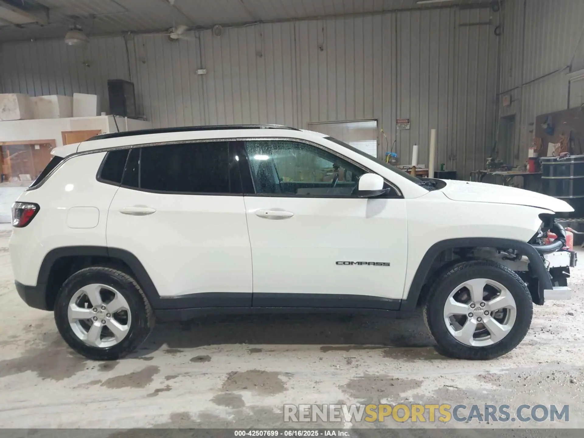 14 Photograph of a damaged car 3C4NJDBB6LT252156 JEEP COMPASS 2020