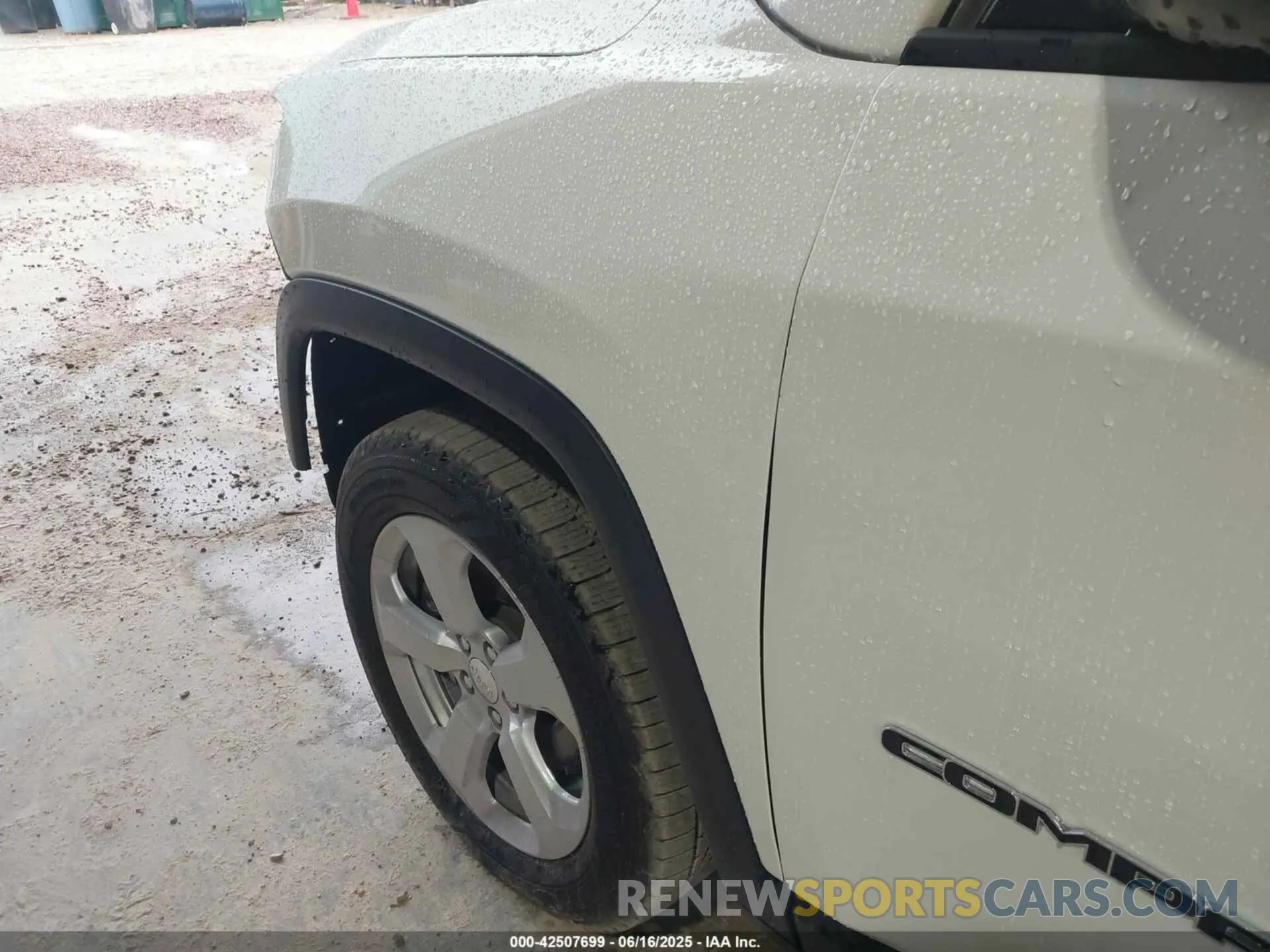 19 Photograph of a damaged car 3C4NJDBB6LT252156 JEEP COMPASS 2020