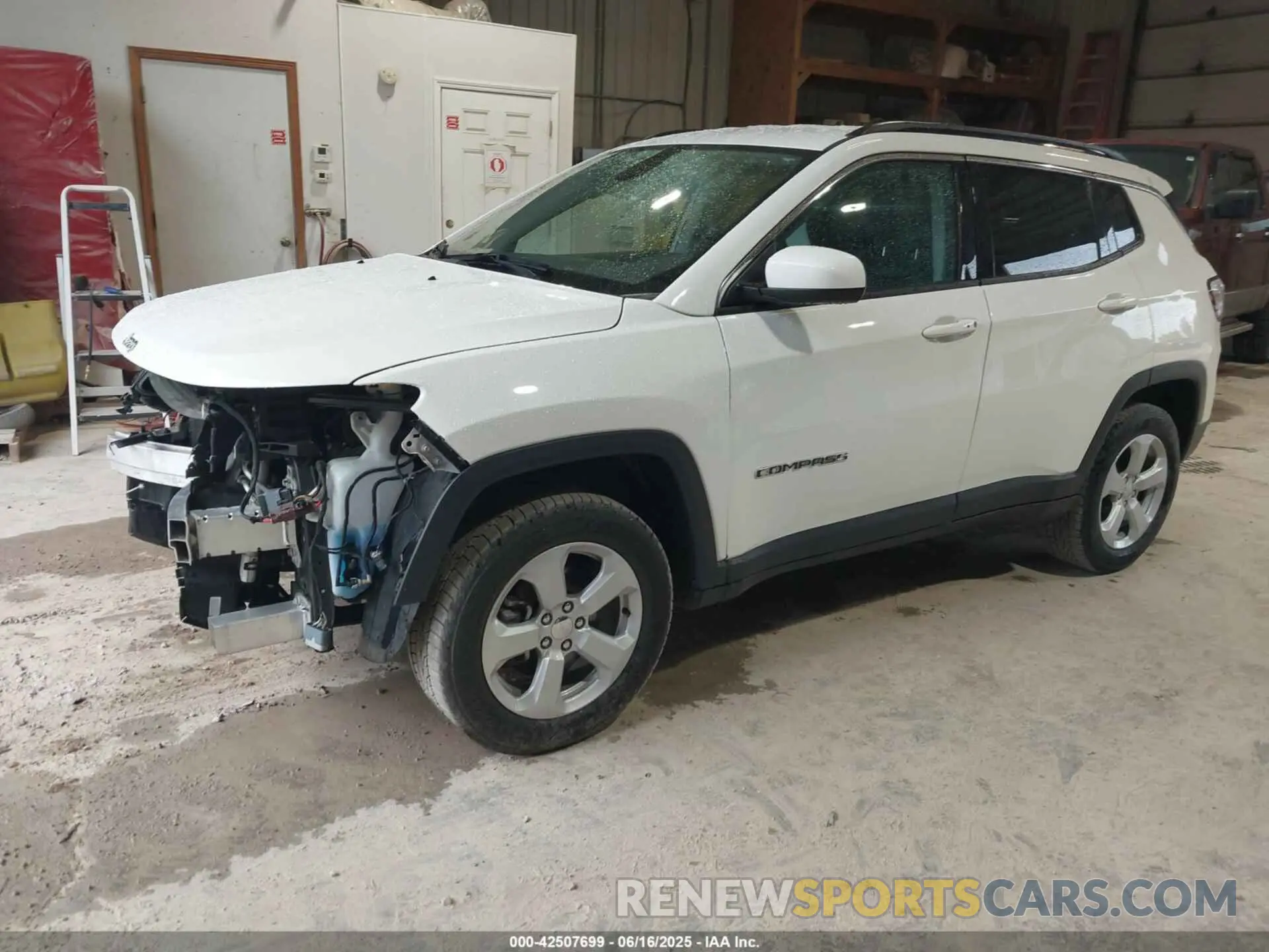 2 Photograph of a damaged car 3C4NJDBB6LT252156 JEEP COMPASS 2020