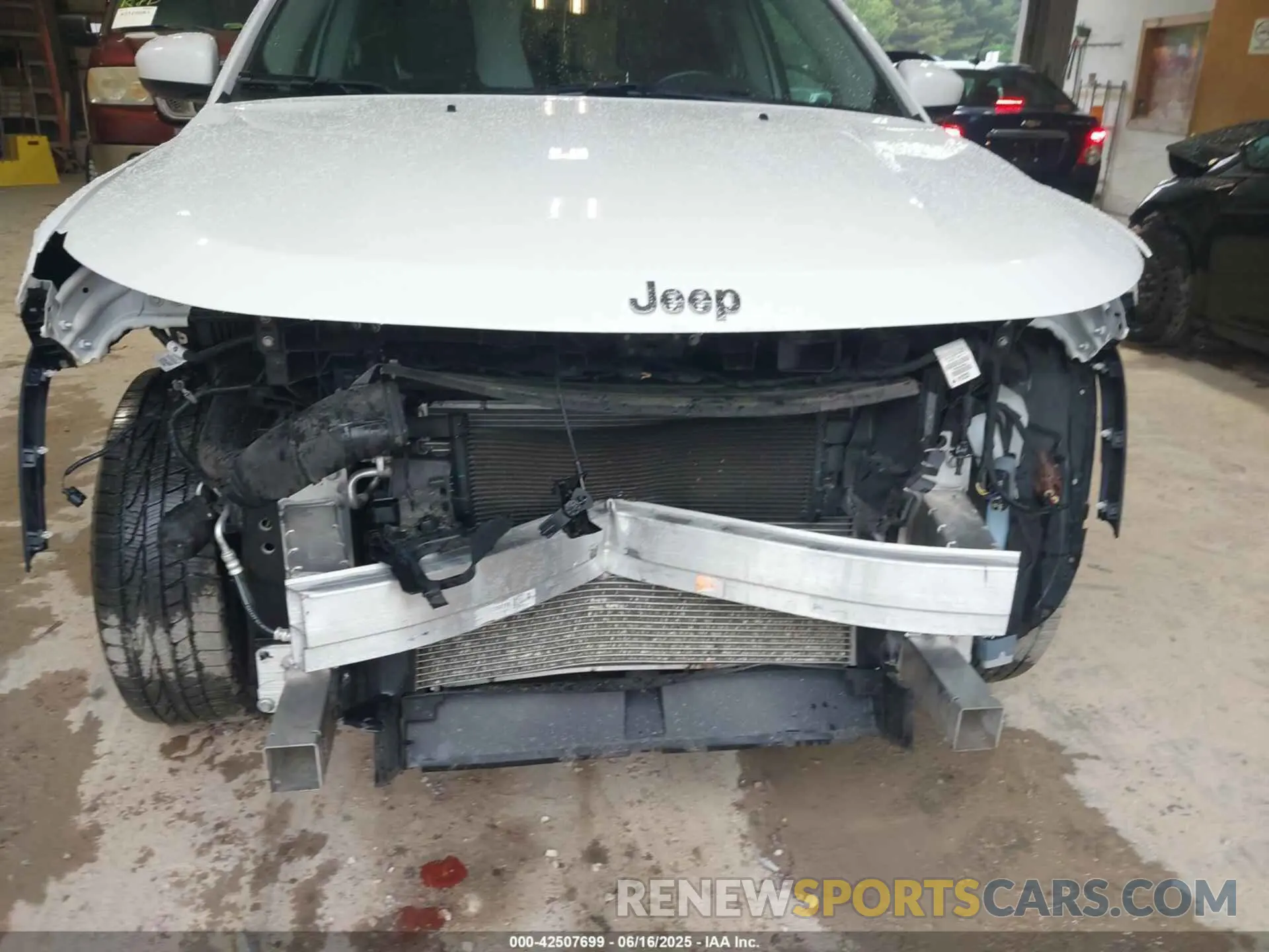 6 Photograph of a damaged car 3C4NJDBB6LT252156 JEEP COMPASS 2020