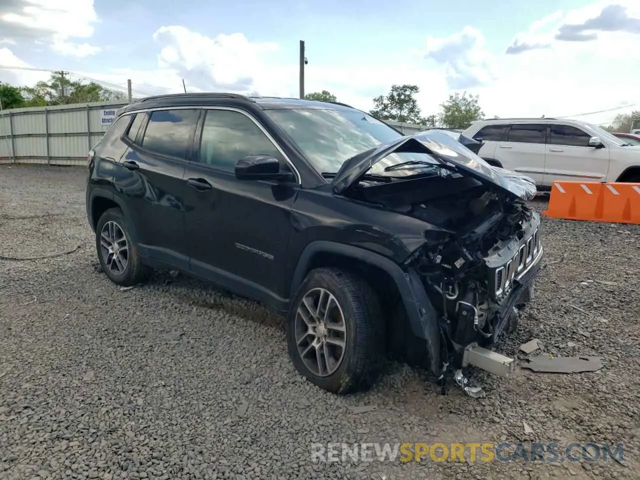 4 Photograph of a damaged car 3C4NJDBB7LT135136 JEEP COMPASS 2020