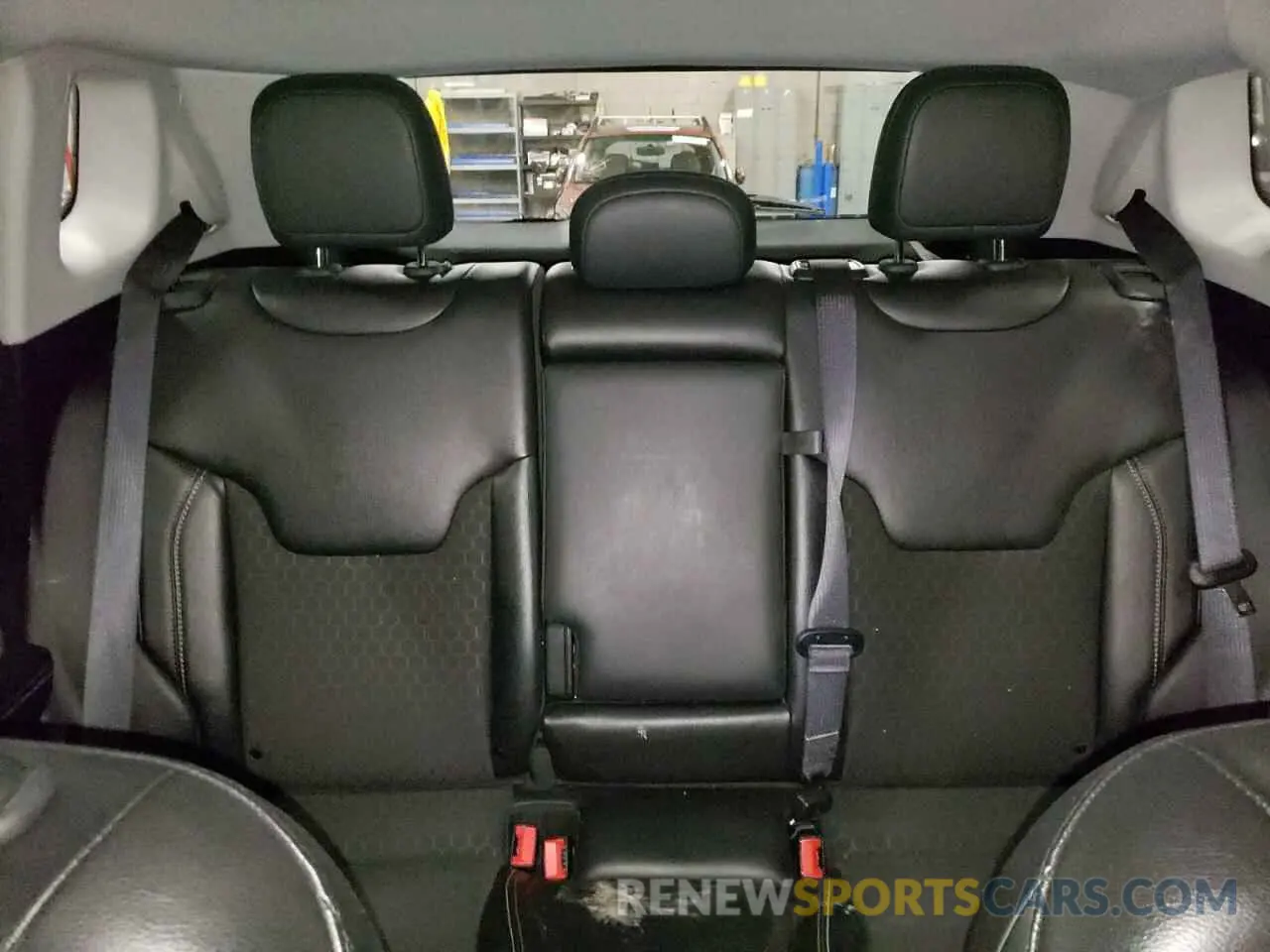 10 Photograph of a damaged car 3C4NJDBB7LT156620 JEEP COMPASS 2020