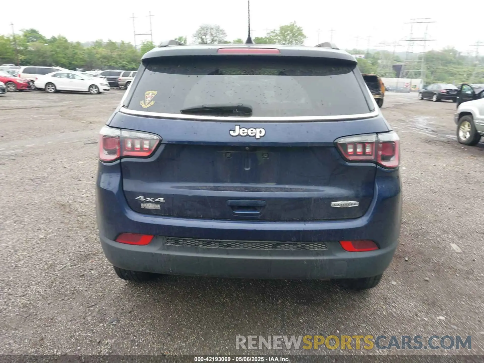 17 Photograph of a damaged car 3C4NJDBB7LT160148 JEEP COMPASS 2020