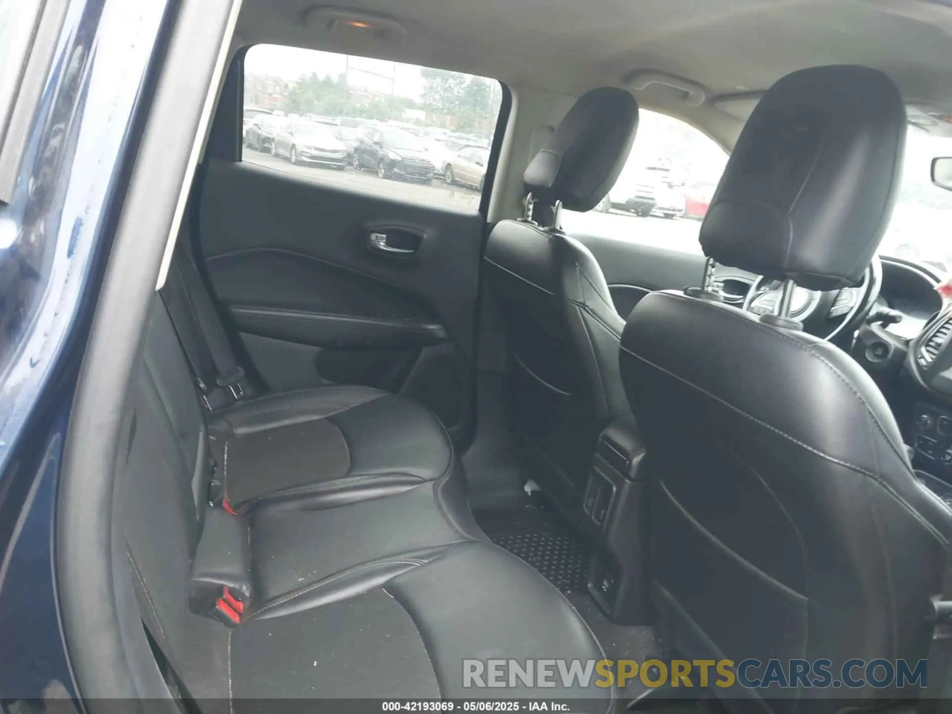 8 Photograph of a damaged car 3C4NJDBB7LT160148 JEEP COMPASS 2020