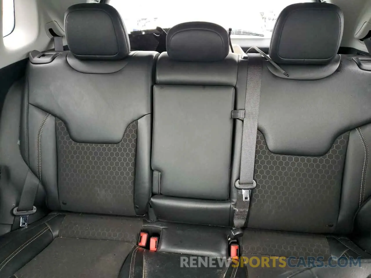10 Photograph of a damaged car 3C4NJDBB8LT239621 JEEP COMPASS 2020