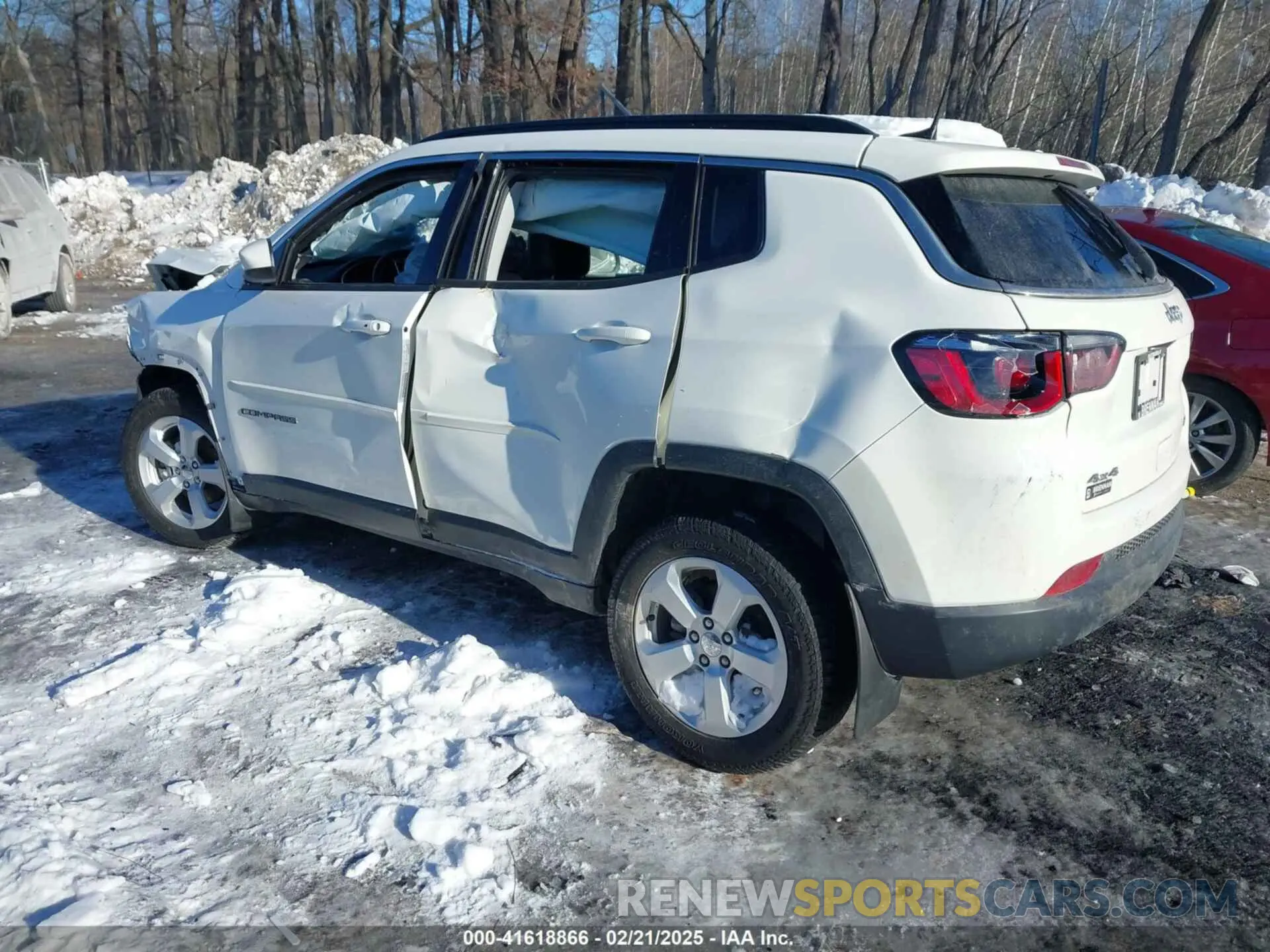 3 Photograph of a damaged car 3C4NJDBB9LT112280 JEEP COMPASS 2020