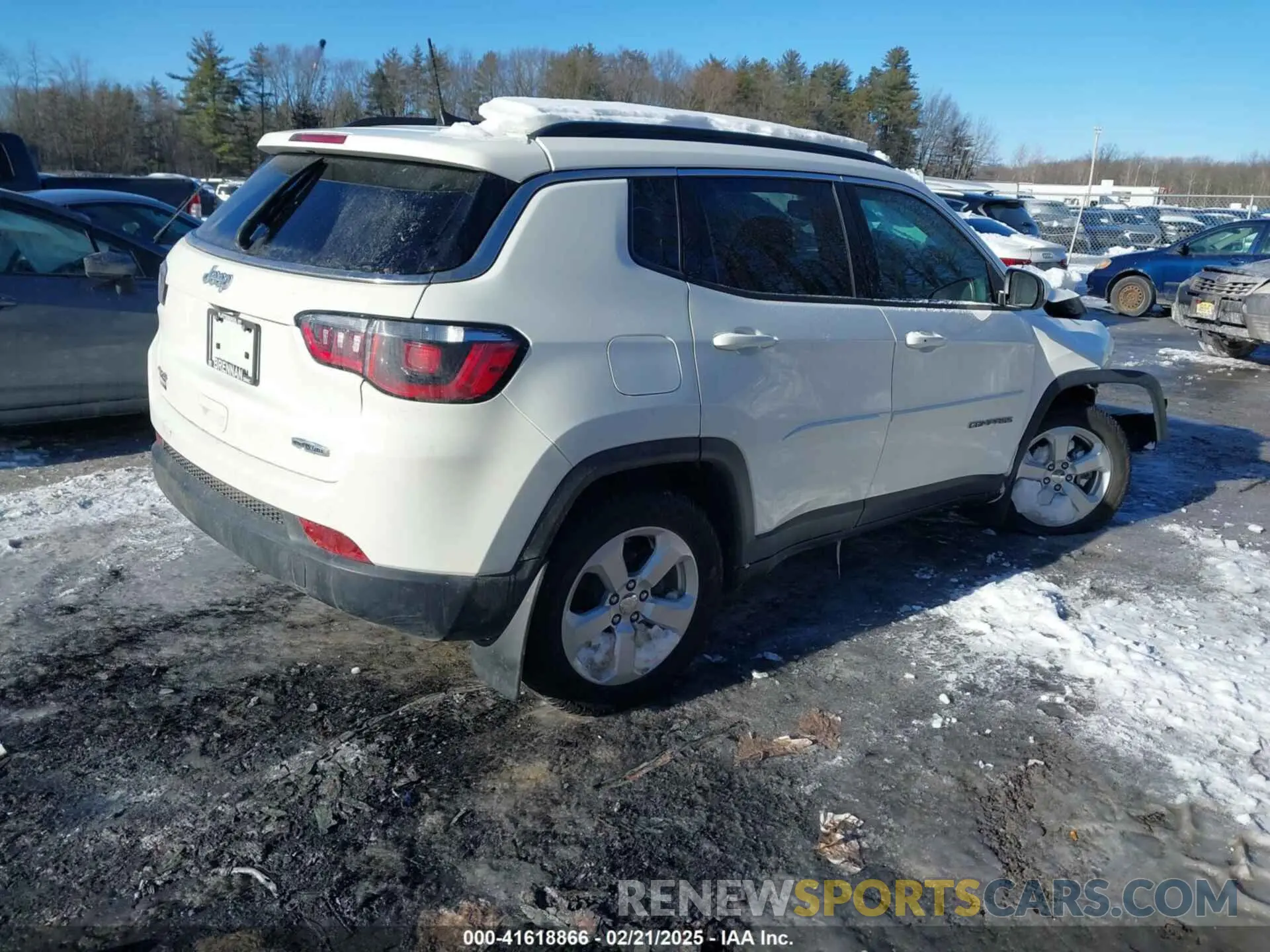 4 Photograph of a damaged car 3C4NJDBB9LT112280 JEEP COMPASS 2020