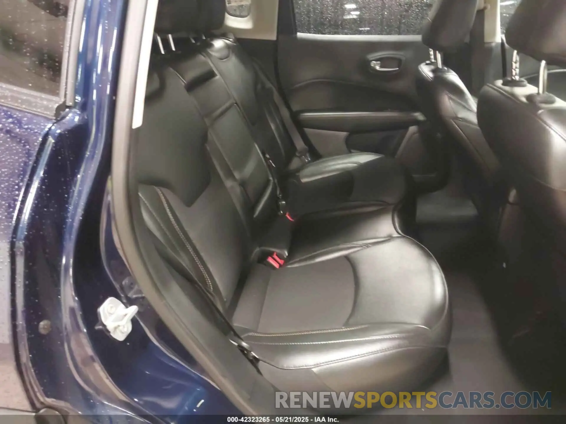 8 Photograph of a damaged car 3C4NJDBB9LT124543 JEEP COMPASS 2020
