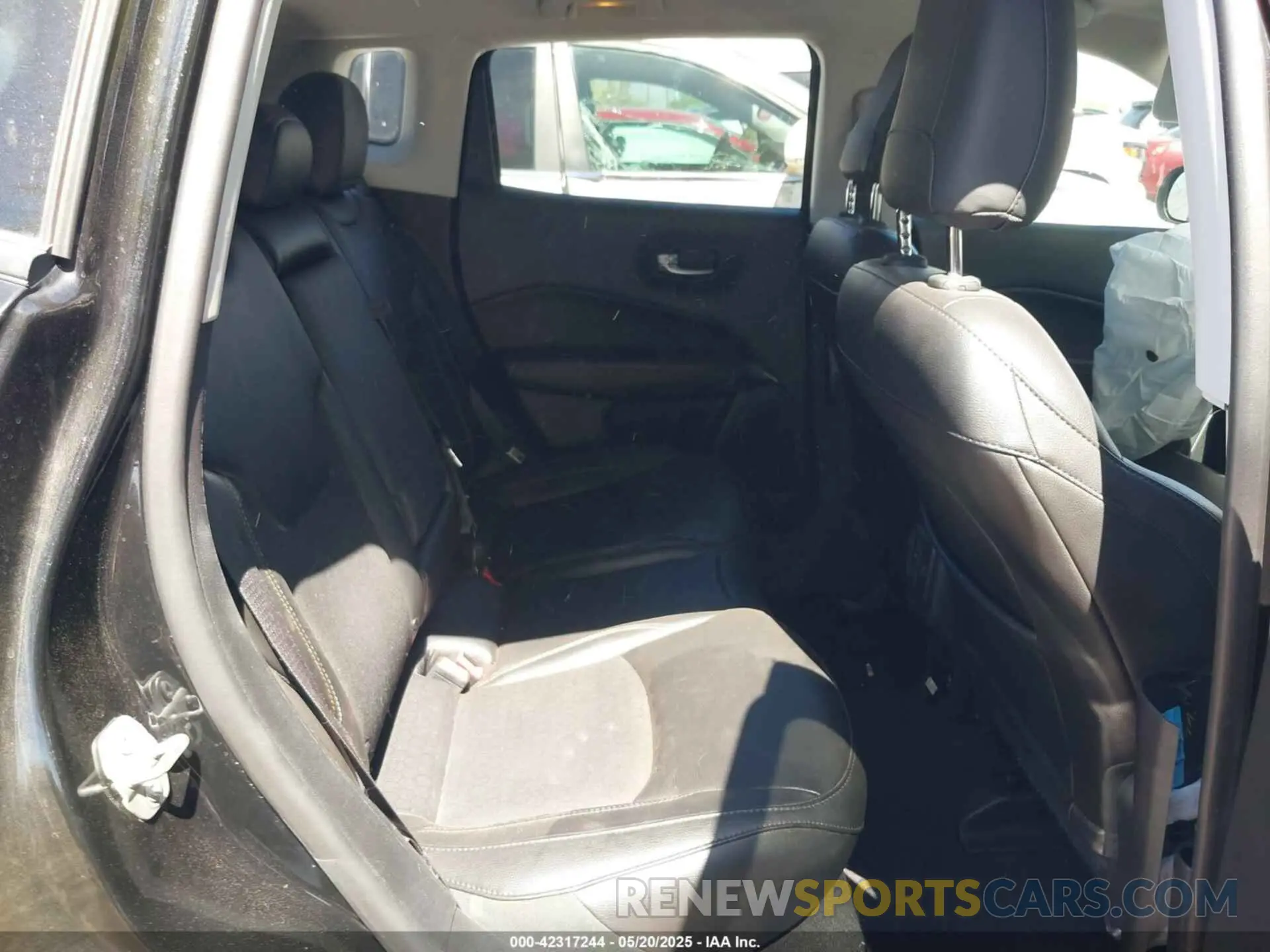 8 Фотография поврежденного автомобиля 3C4NJDBB9LT156263 JEEP COMPASS 2020