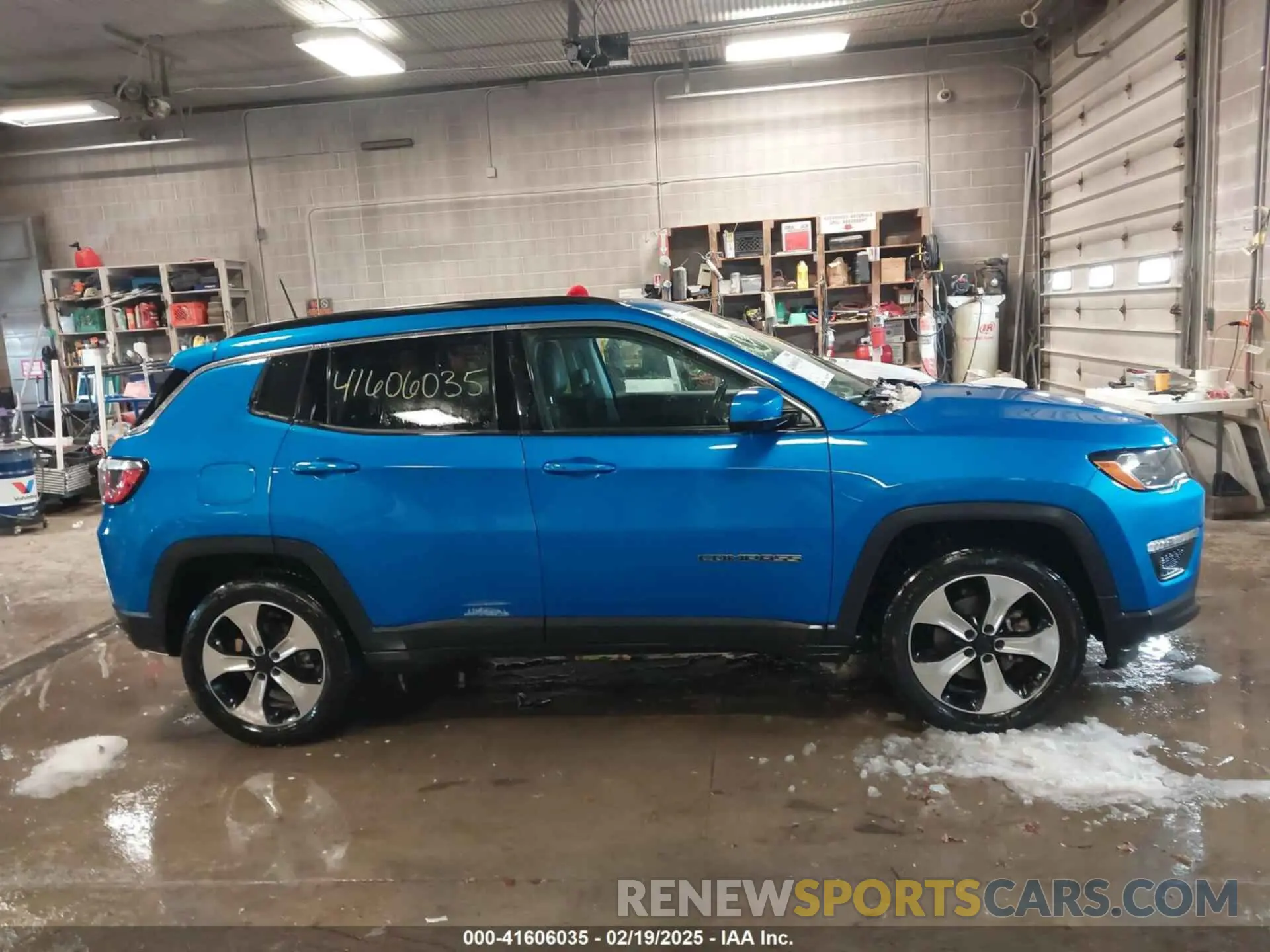 12 Фотография поврежденного автомобиля 3C4NJDBBXLT104849 JEEP COMPASS 2020