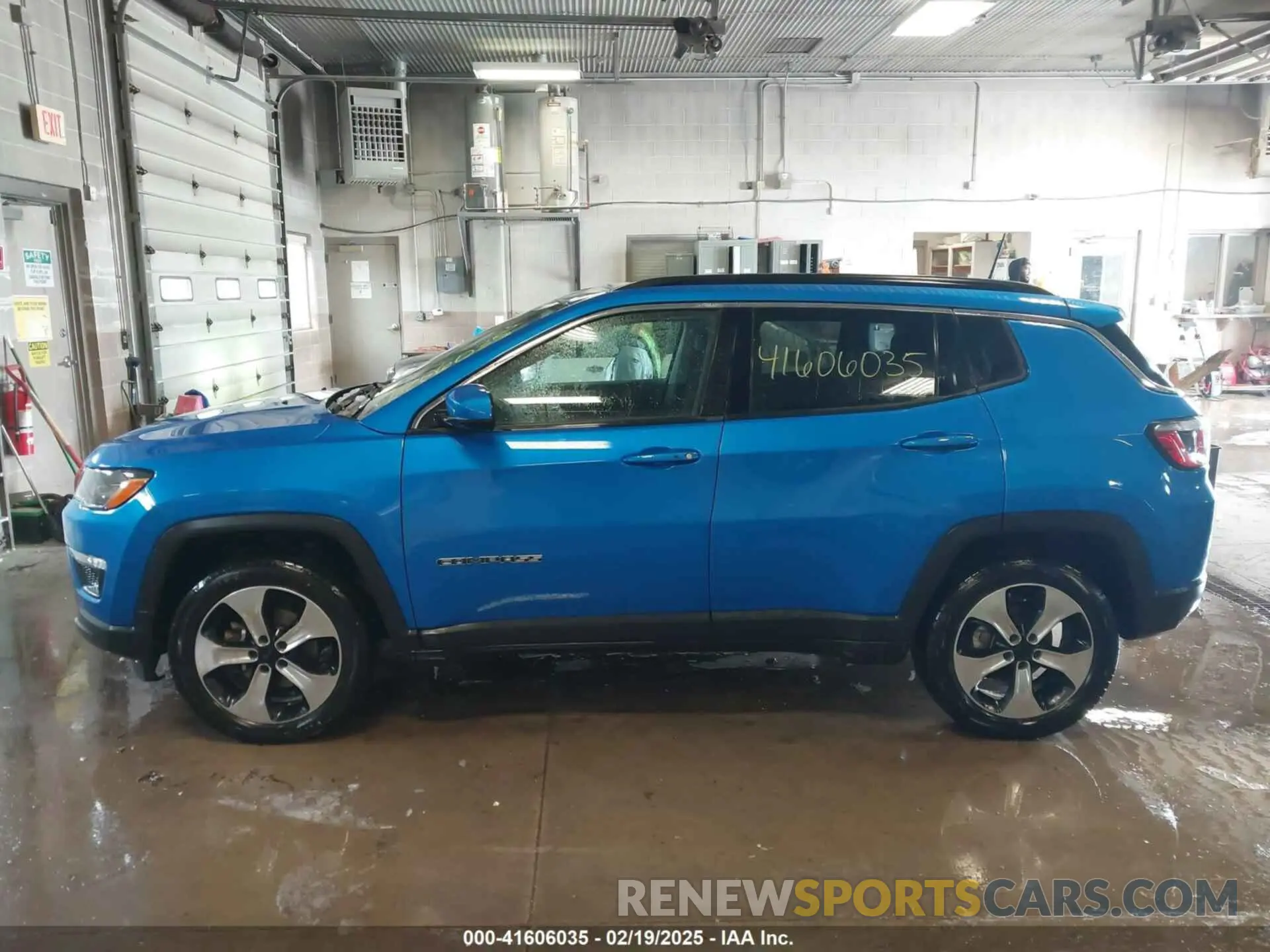 13 Фотография поврежденного автомобиля 3C4NJDBBXLT104849 JEEP COMPASS 2020