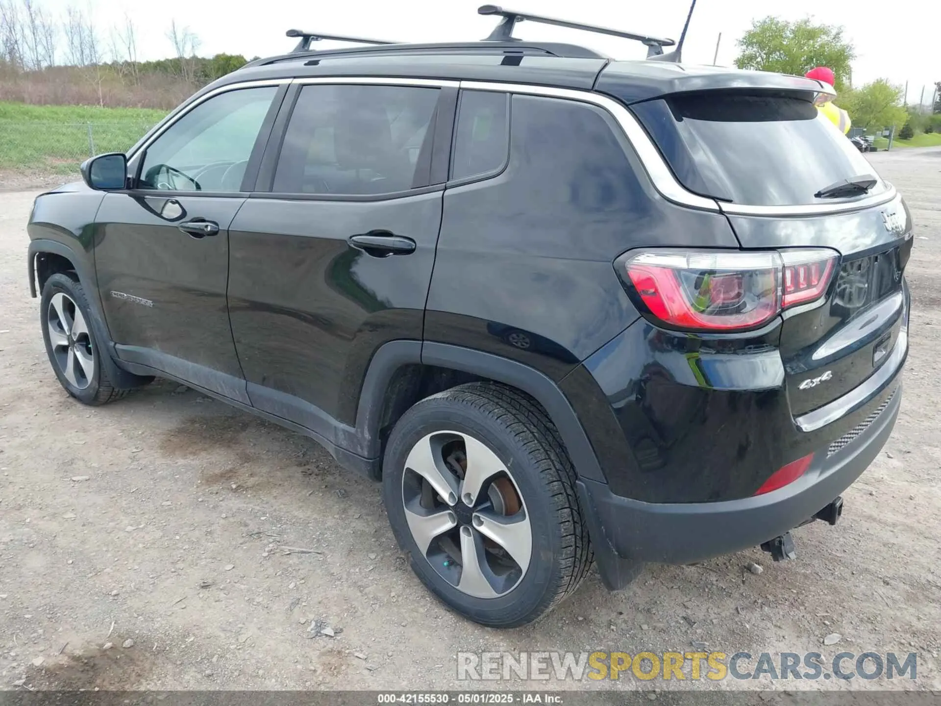 3 Photograph of a damaged car 3C4NJDBBXLT256632 JEEP COMPASS 2020