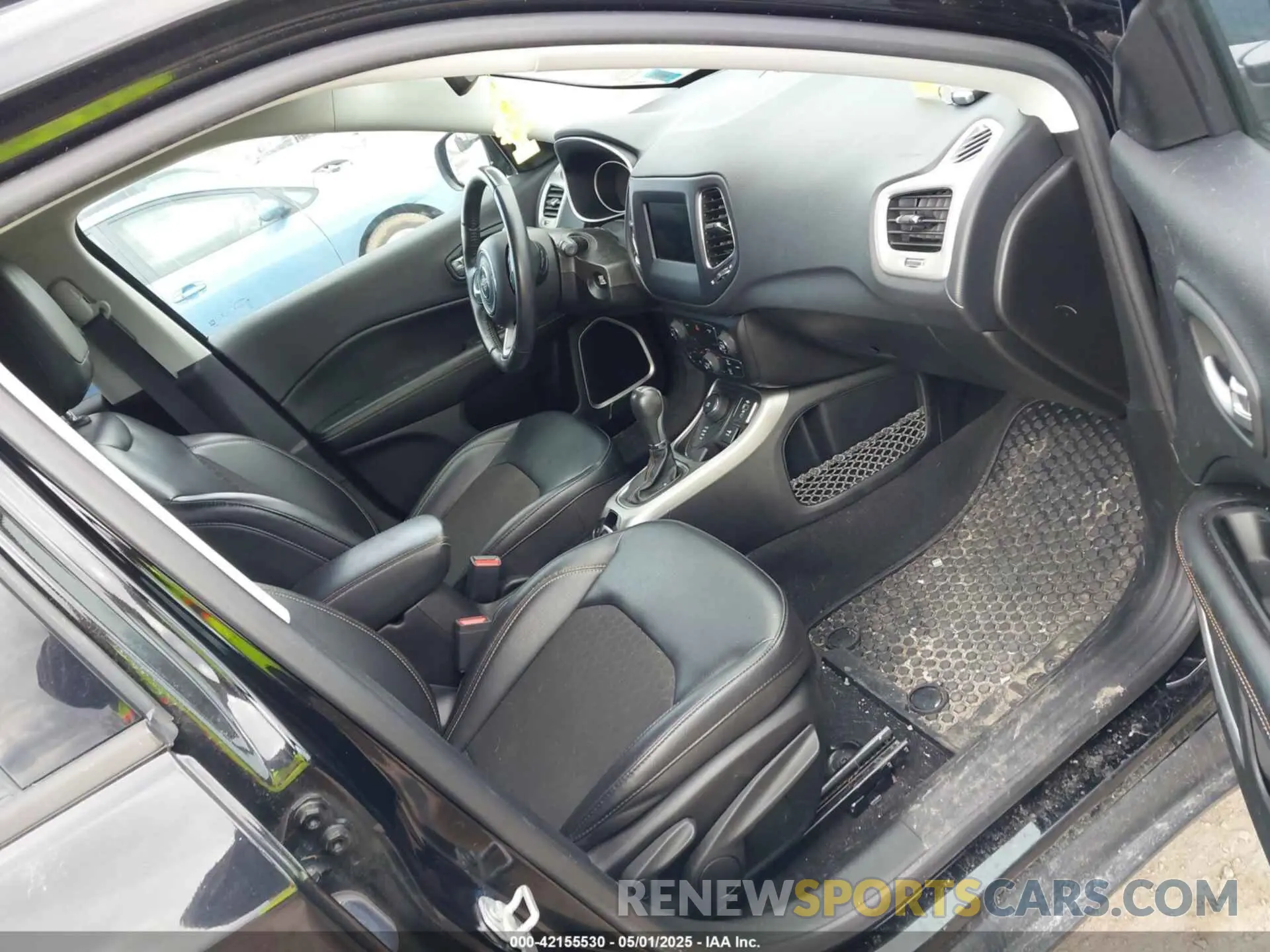 5 Photograph of a damaged car 3C4NJDBBXLT256632 JEEP COMPASS 2020