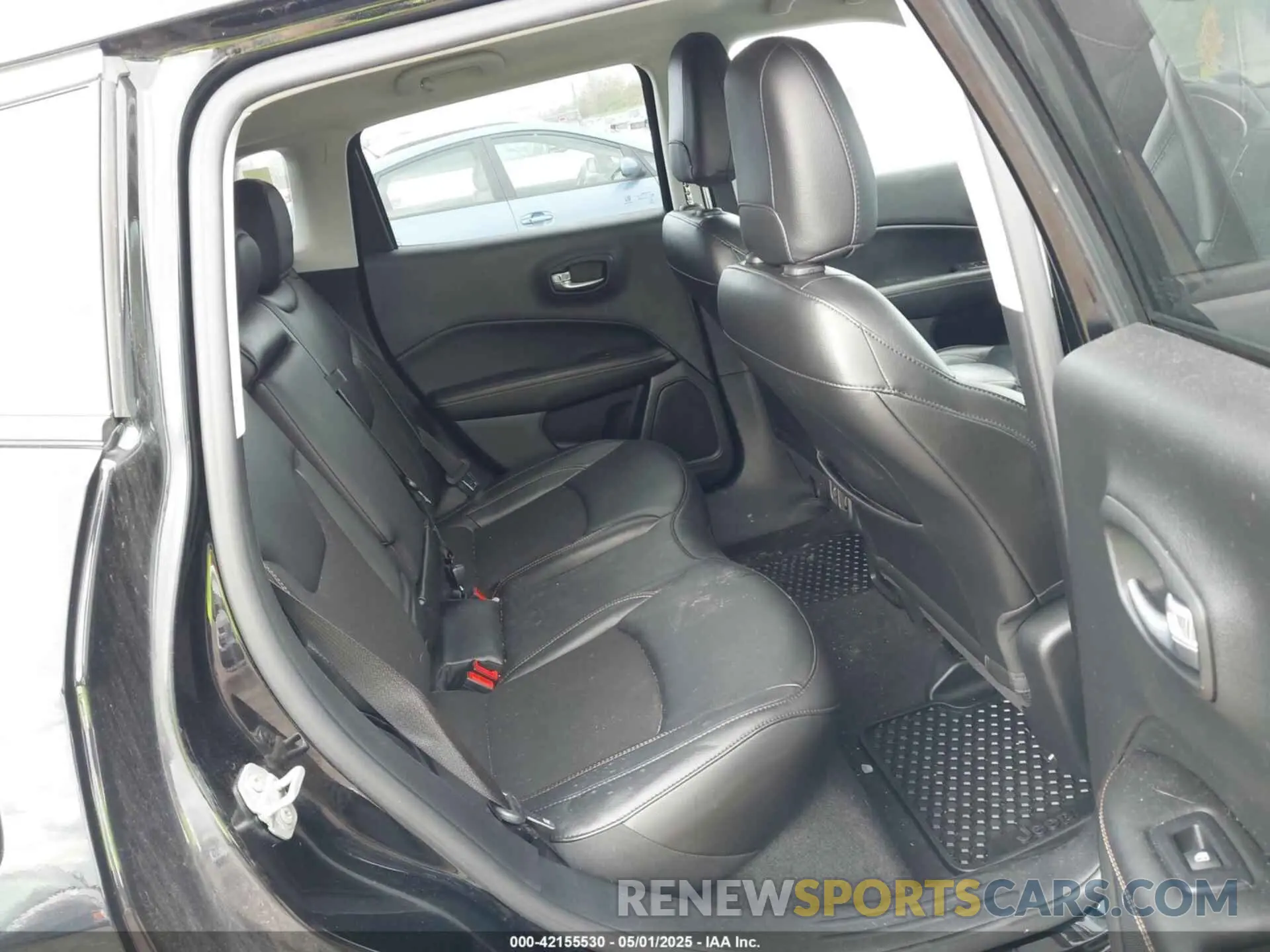8 Photograph of a damaged car 3C4NJDBBXLT256632 JEEP COMPASS 2020