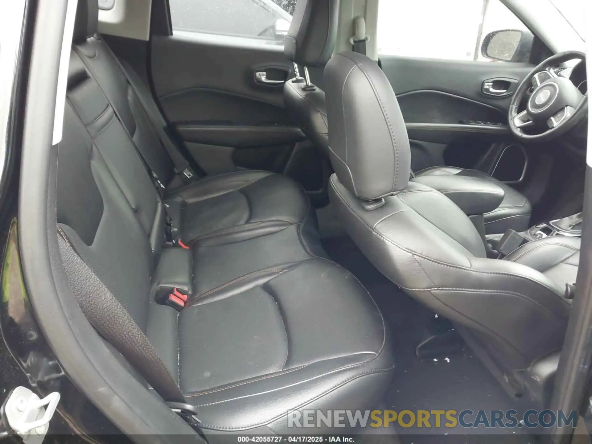 8 Photograph of a damaged car 3C4NJDCB0LT128043 JEEP COMPASS 2020