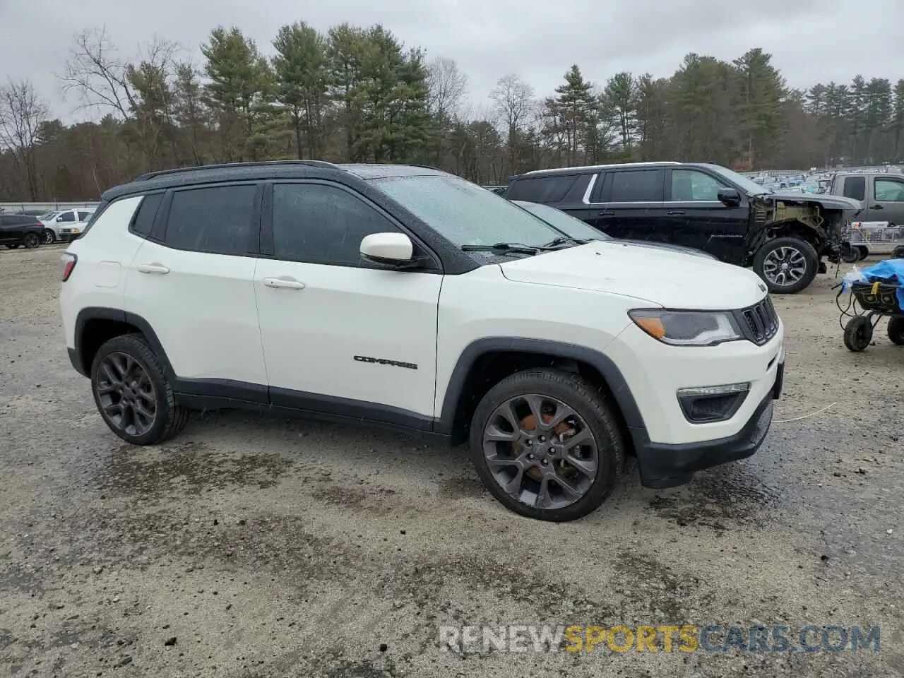 4 Photograph of a damaged car 3C4NJDCB2LT173758 JEEP COMPASS 2020