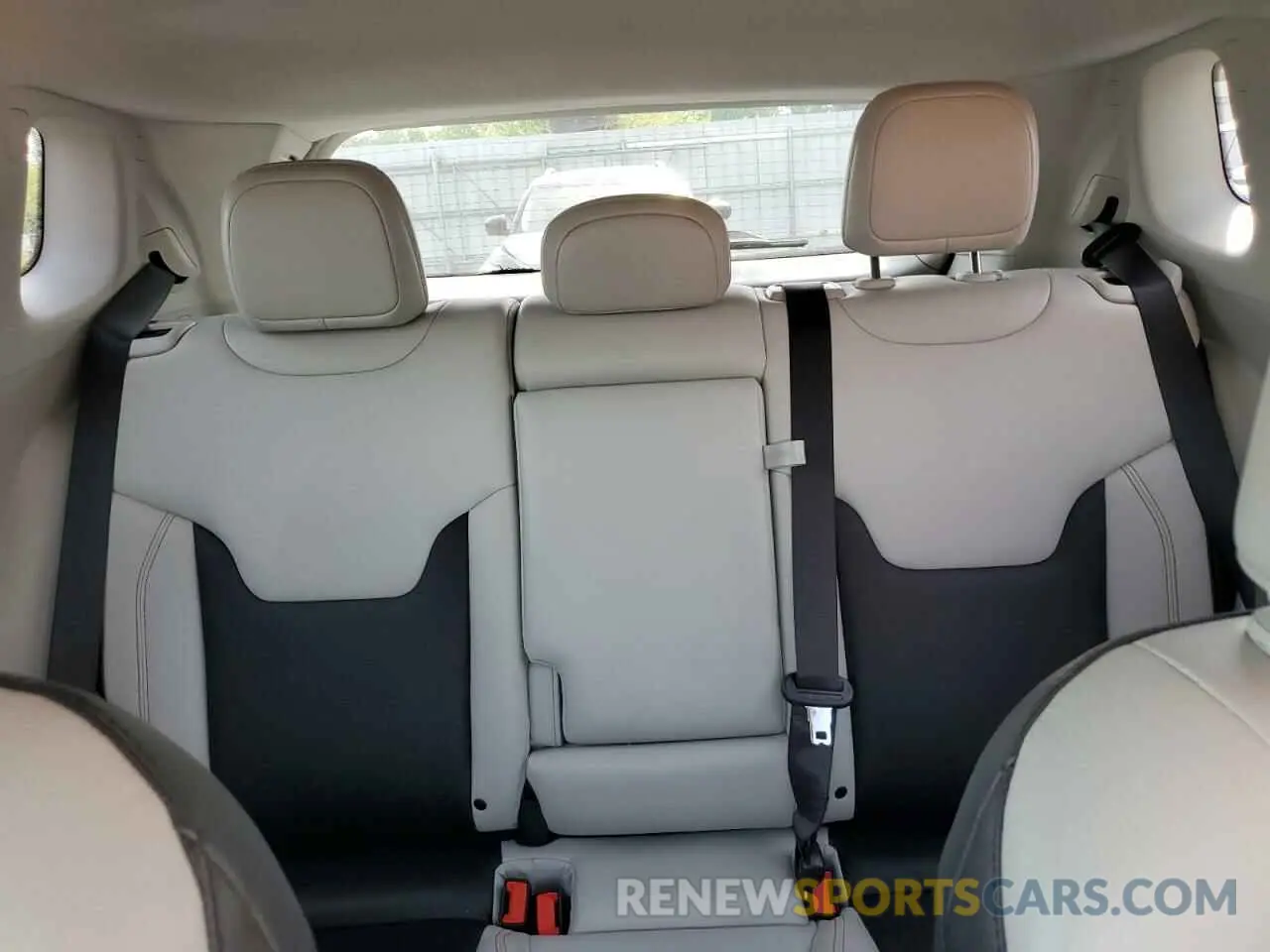 10 Photograph of a damaged car 3C4NJDCB3LT216892 JEEP COMPASS 2020