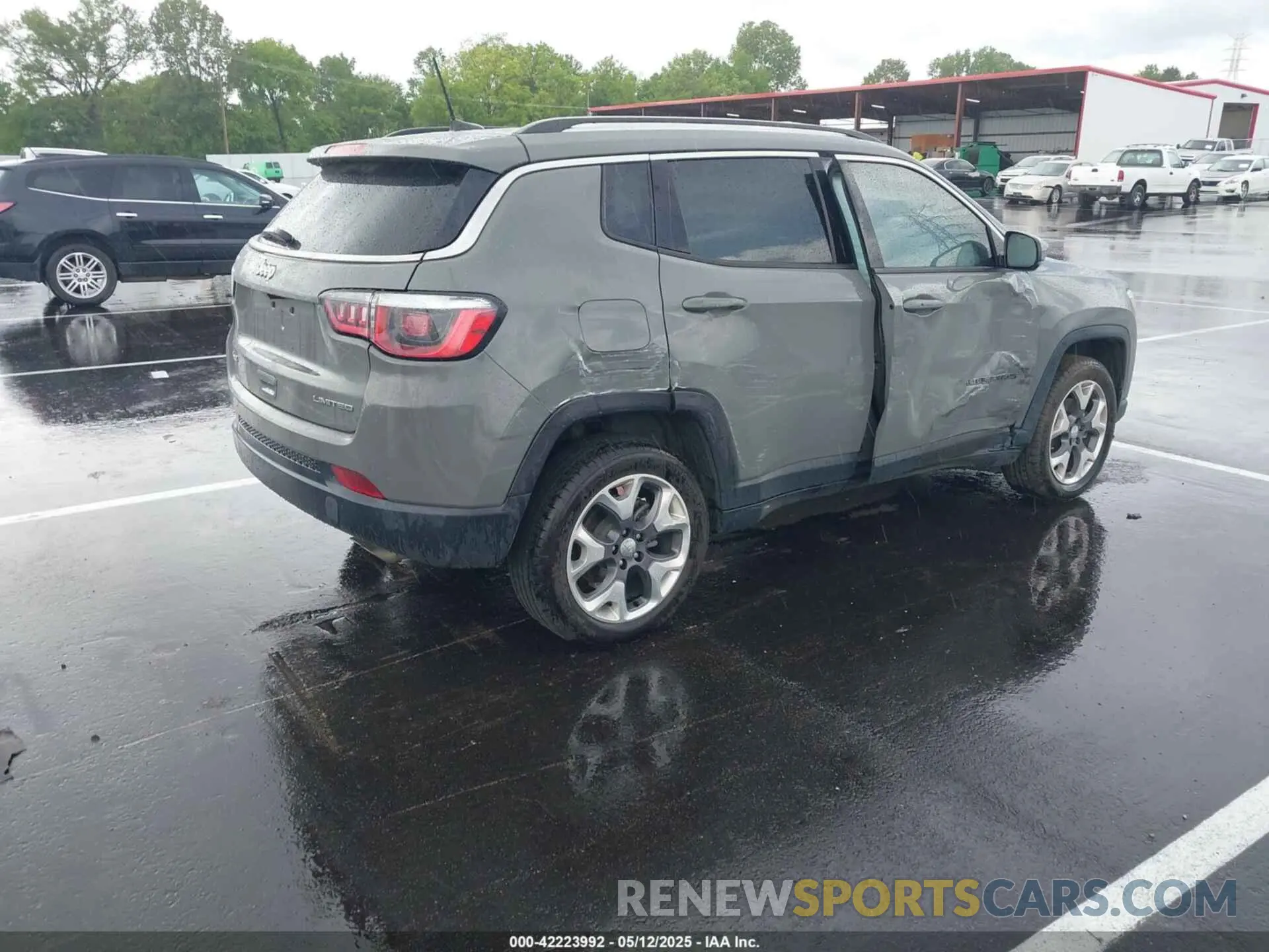 4 Photograph of a damaged car 3C4NJDCB4LT151437 JEEP COMPASS 2020