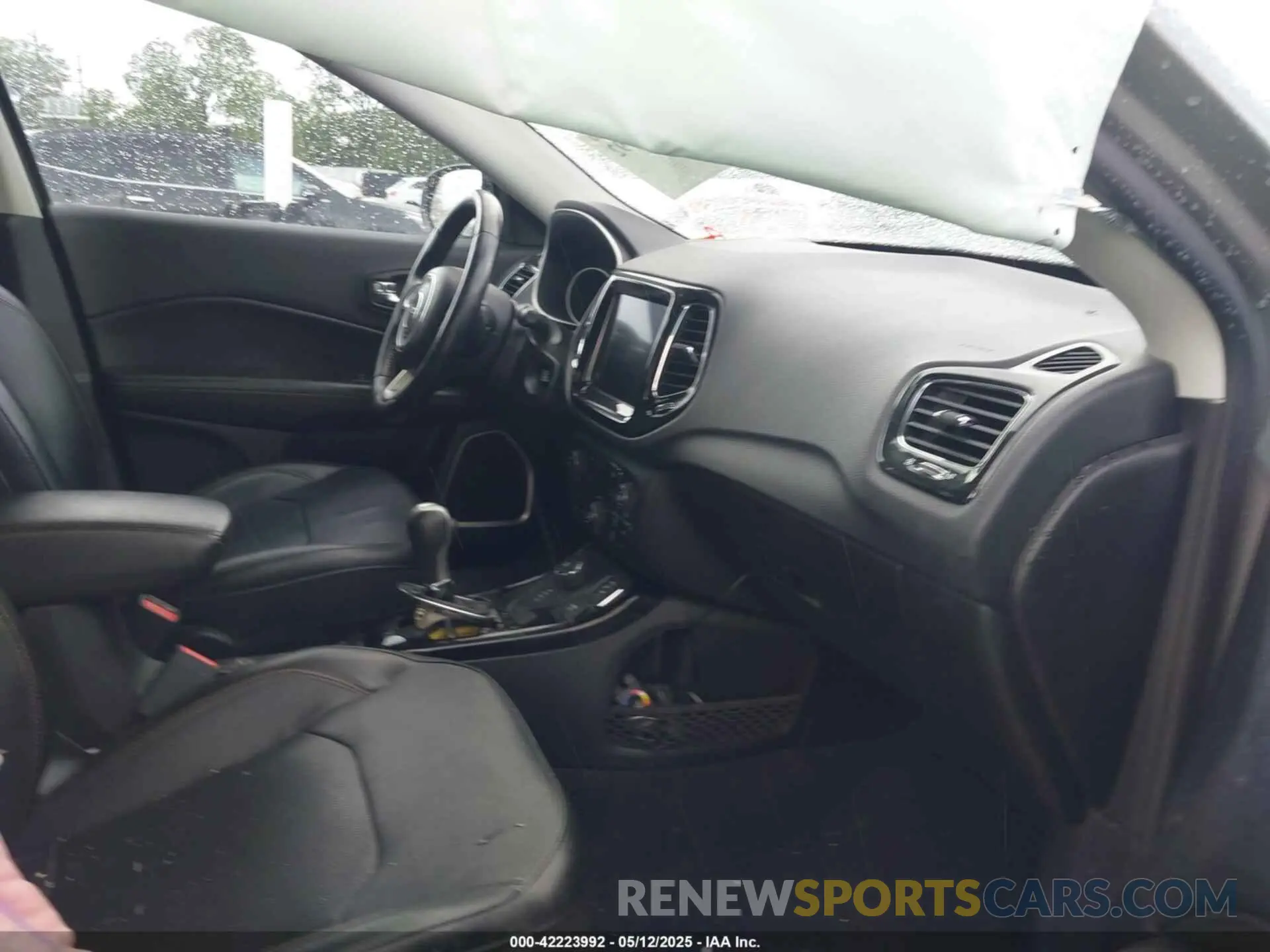 5 Photograph of a damaged car 3C4NJDCB4LT151437 JEEP COMPASS 2020