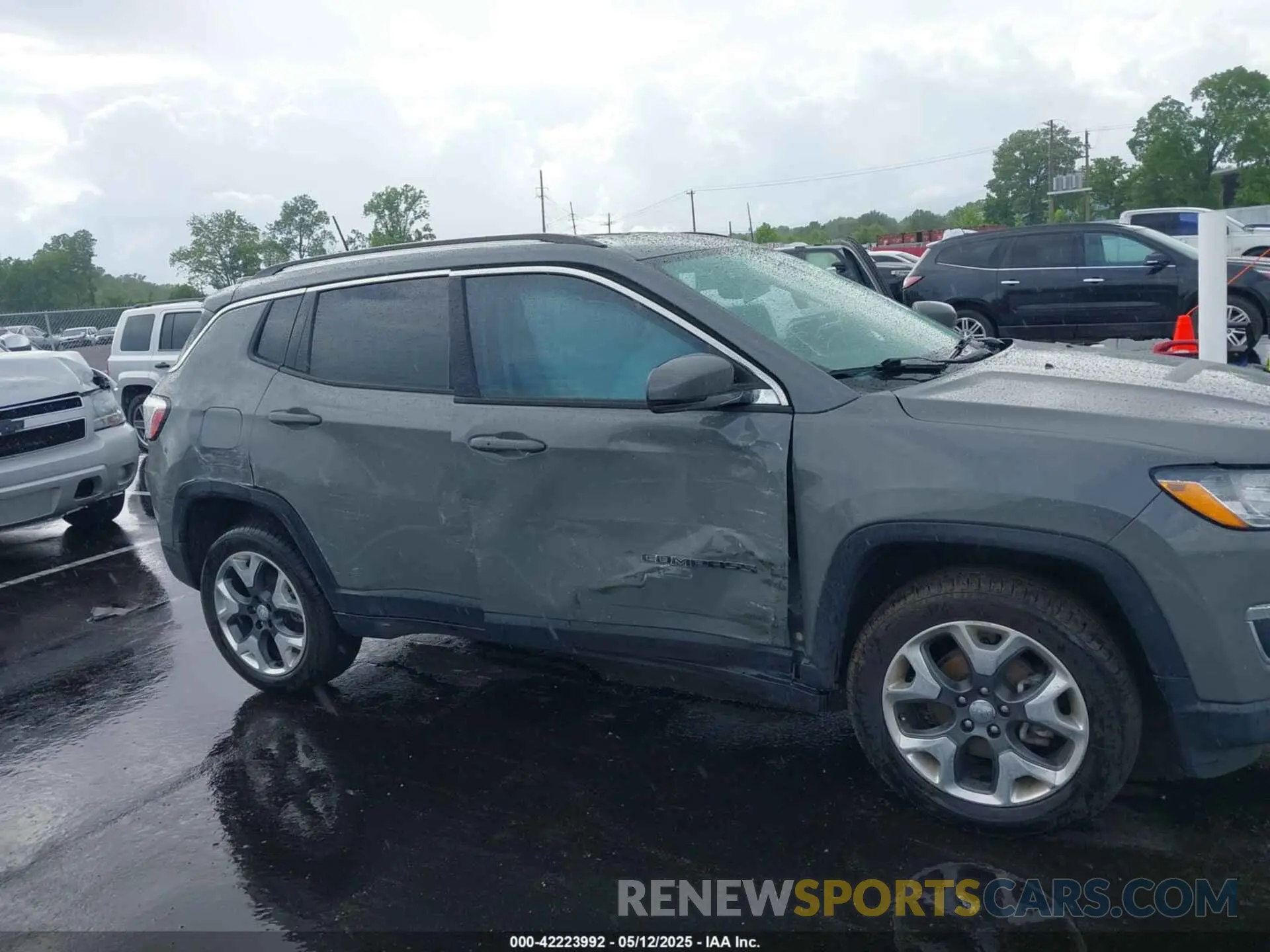 6 Photograph of a damaged car 3C4NJDCB4LT151437 JEEP COMPASS 2020