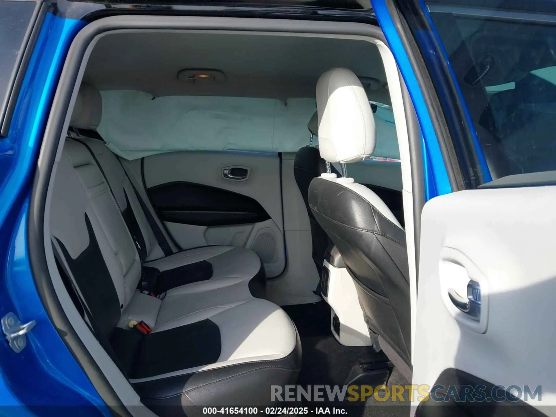 8 Фотография поврежденного автомобиля 3C4NJDCB7LT147155 JEEP COMPASS 2020