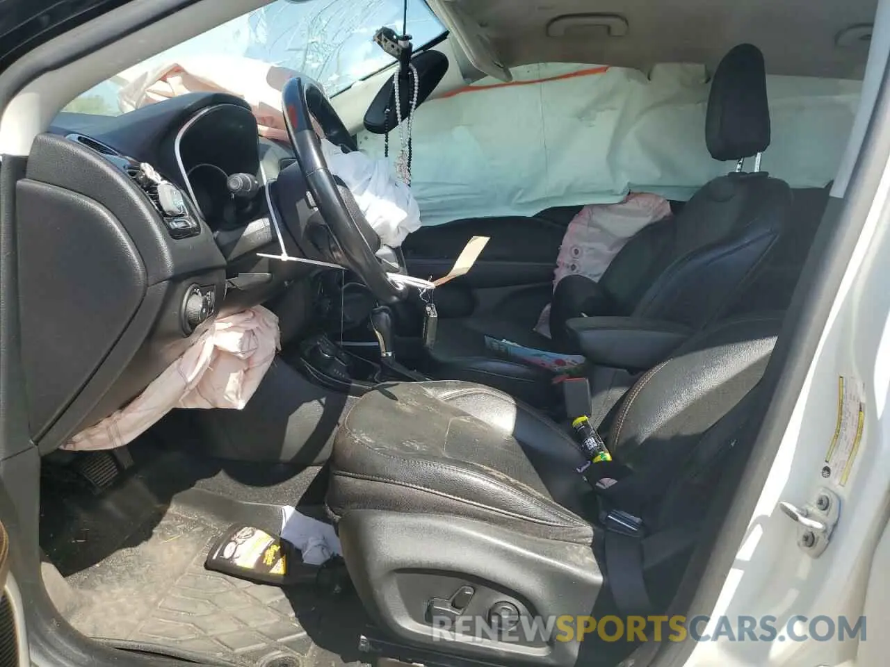 7 Photograph of a damaged car 3C4NJDCB7LT233839 JEEP COMPASS 2020
