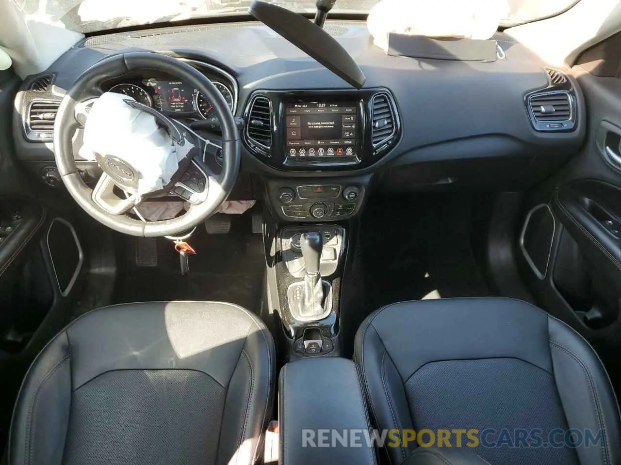 8 Photograph of a damaged car 3C4NJDCB7LT233906 JEEP COMPASS 2020