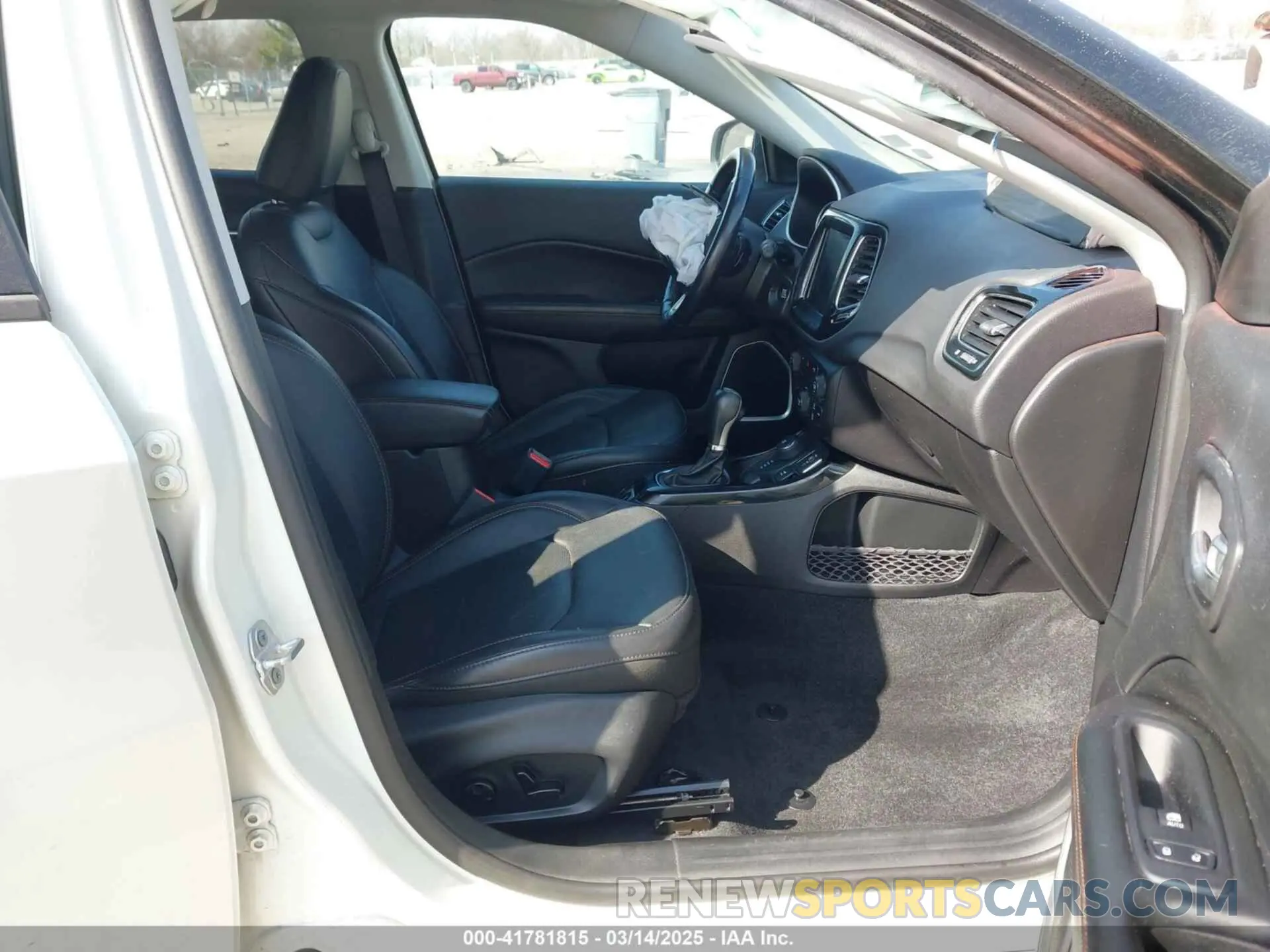 5 Photograph of a damaged car 3C4NJDCB8LT101334 JEEP COMPASS 2020