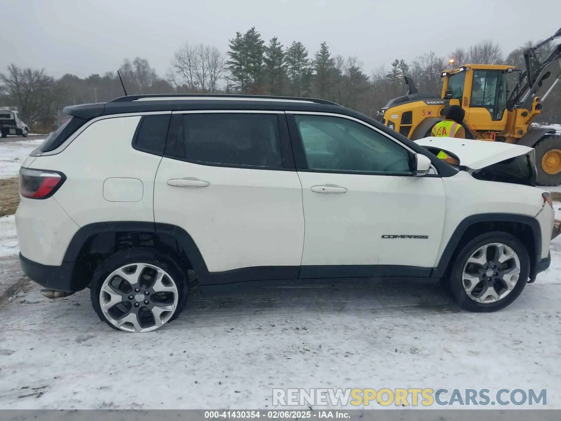 13 Photograph of a damaged car 3C4NJDCB8LT106629 JEEP COMPASS 2020