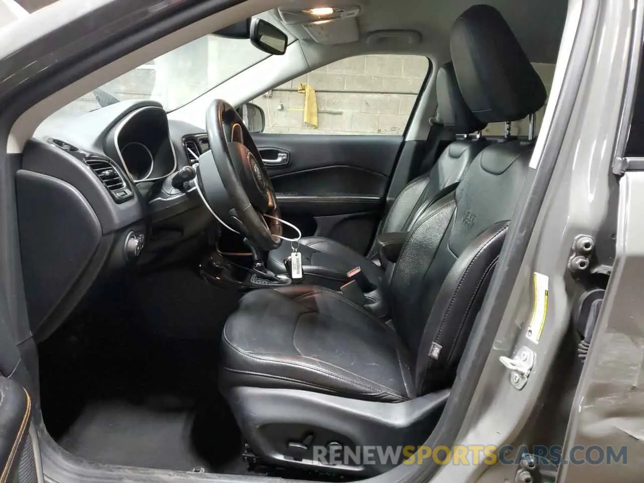 7 Photograph of a damaged car 3C4NJDCB8LT123530 JEEP COMPASS 2020