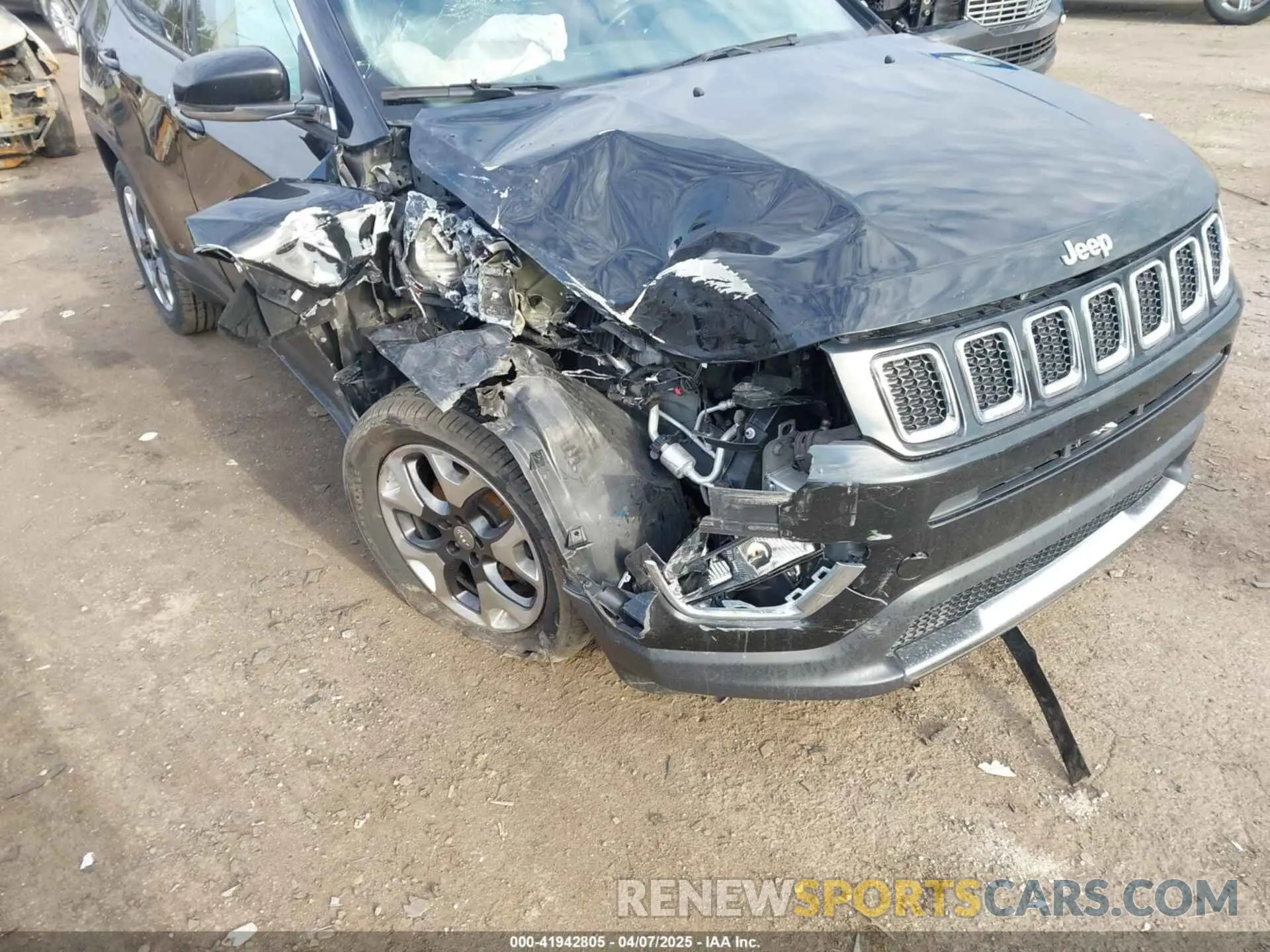 6 Photograph of a damaged car 3C4NJDCB8LT240301 JEEP COMPASS 2020