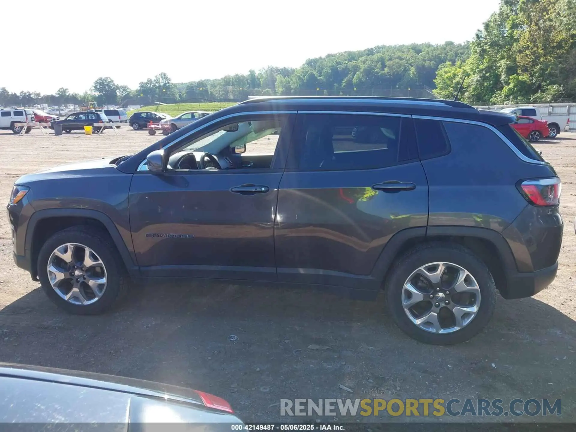 14 Photograph of a damaged car 3C4NJDCBXLT208708 JEEP COMPASS 2020