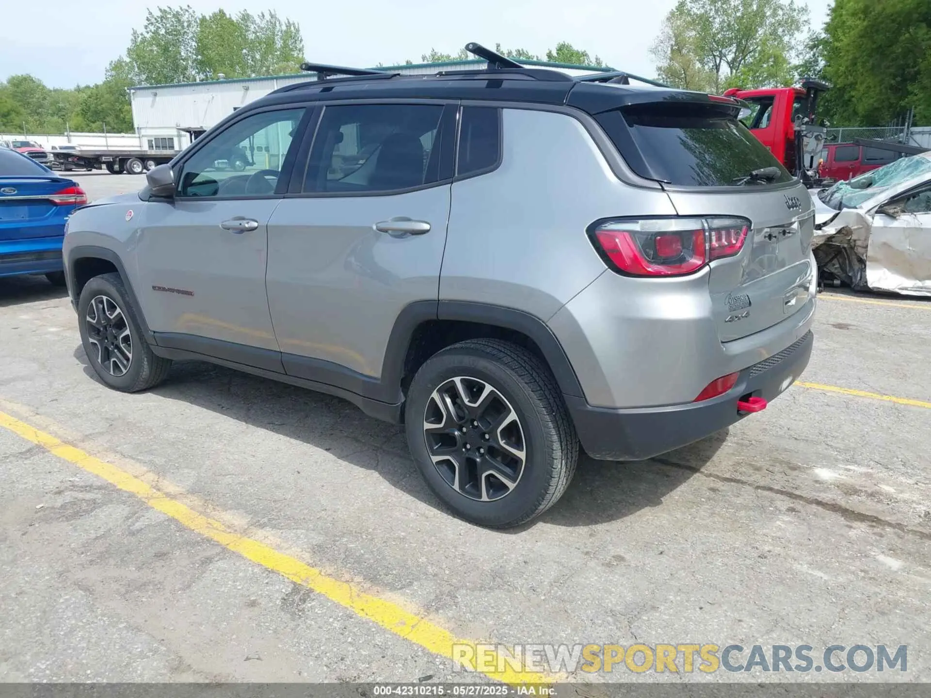 3 Photograph of a damaged car 3C4NJDDB0LT221532 JEEP COMPASS 2020