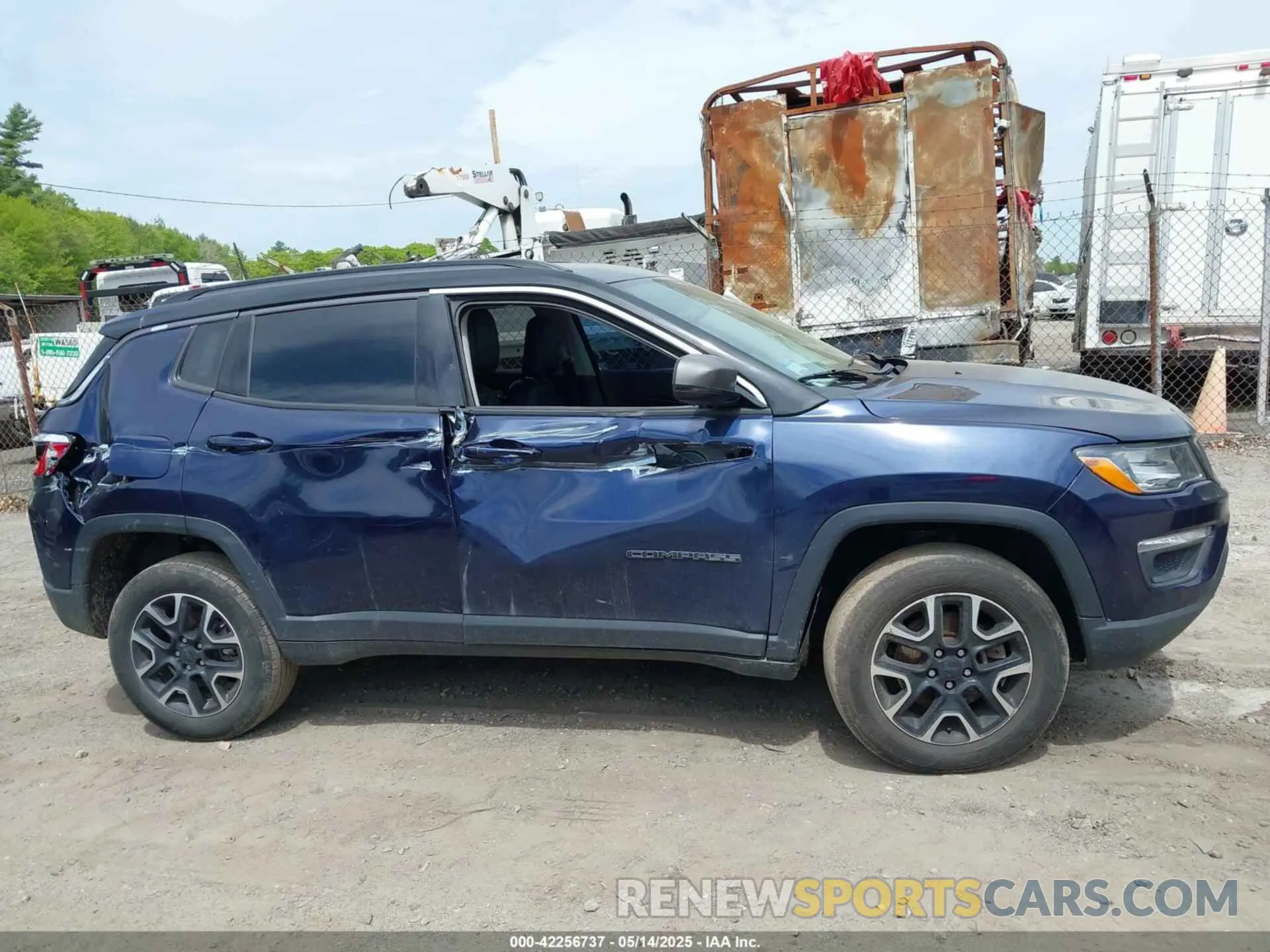 13 Photograph of a damaged car 3C4NJDDB1LT244981 JEEP COMPASS 2020