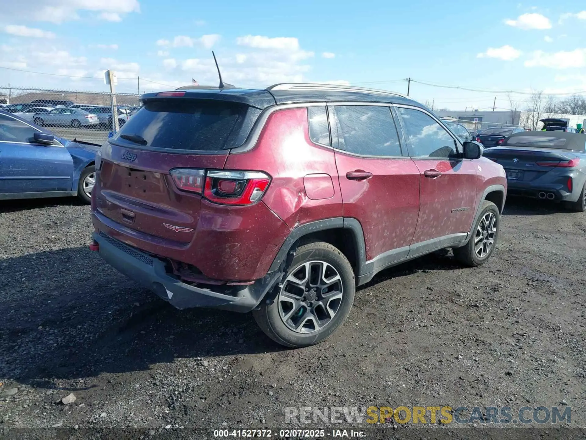 4 Photograph of a damaged car 3C4NJDDB2LT239384 JEEP COMPASS 2020