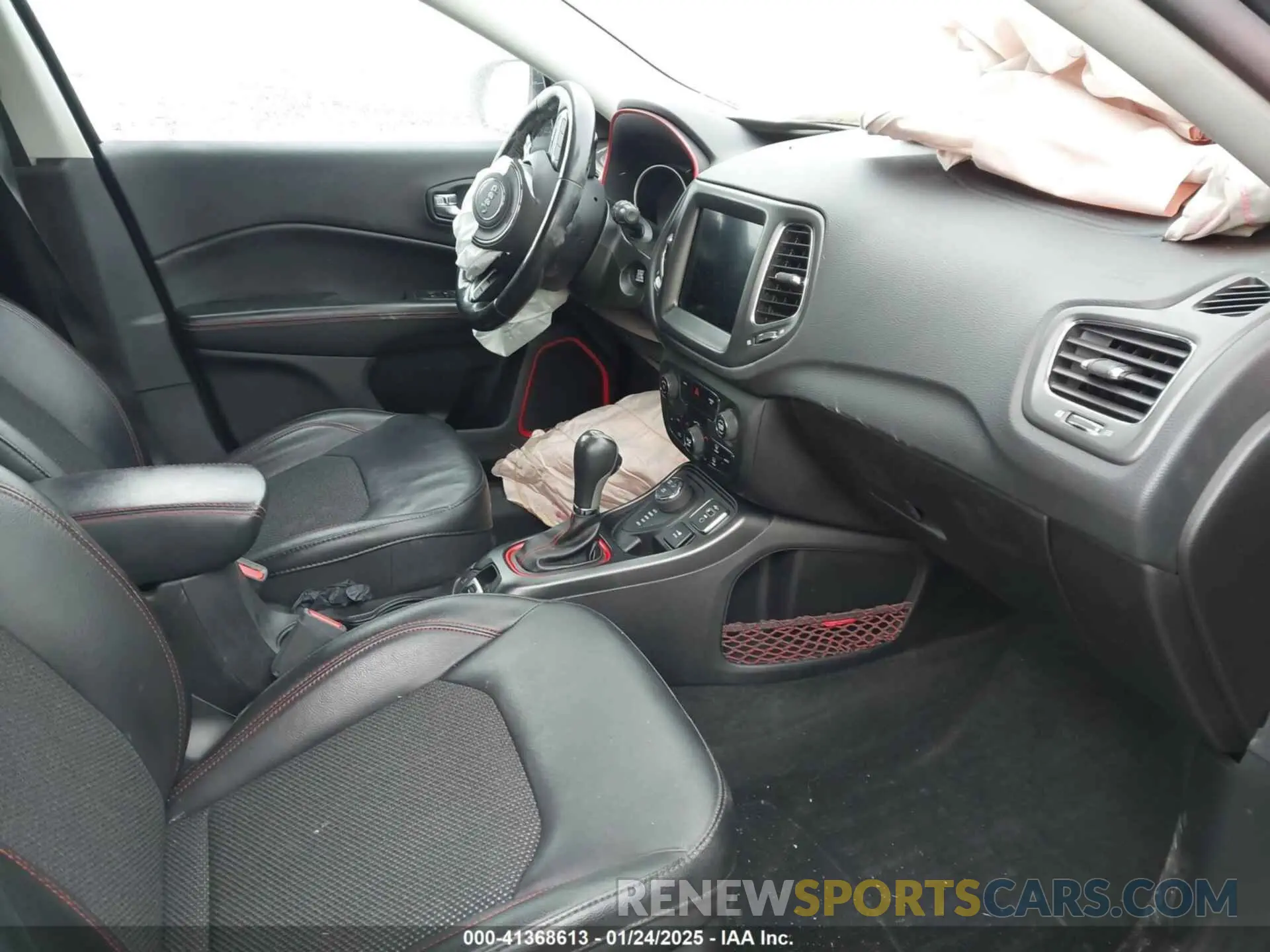 5 Фотография поврежденного автомобиля 3C4NJDDB3LT143926 JEEP COMPASS 2020