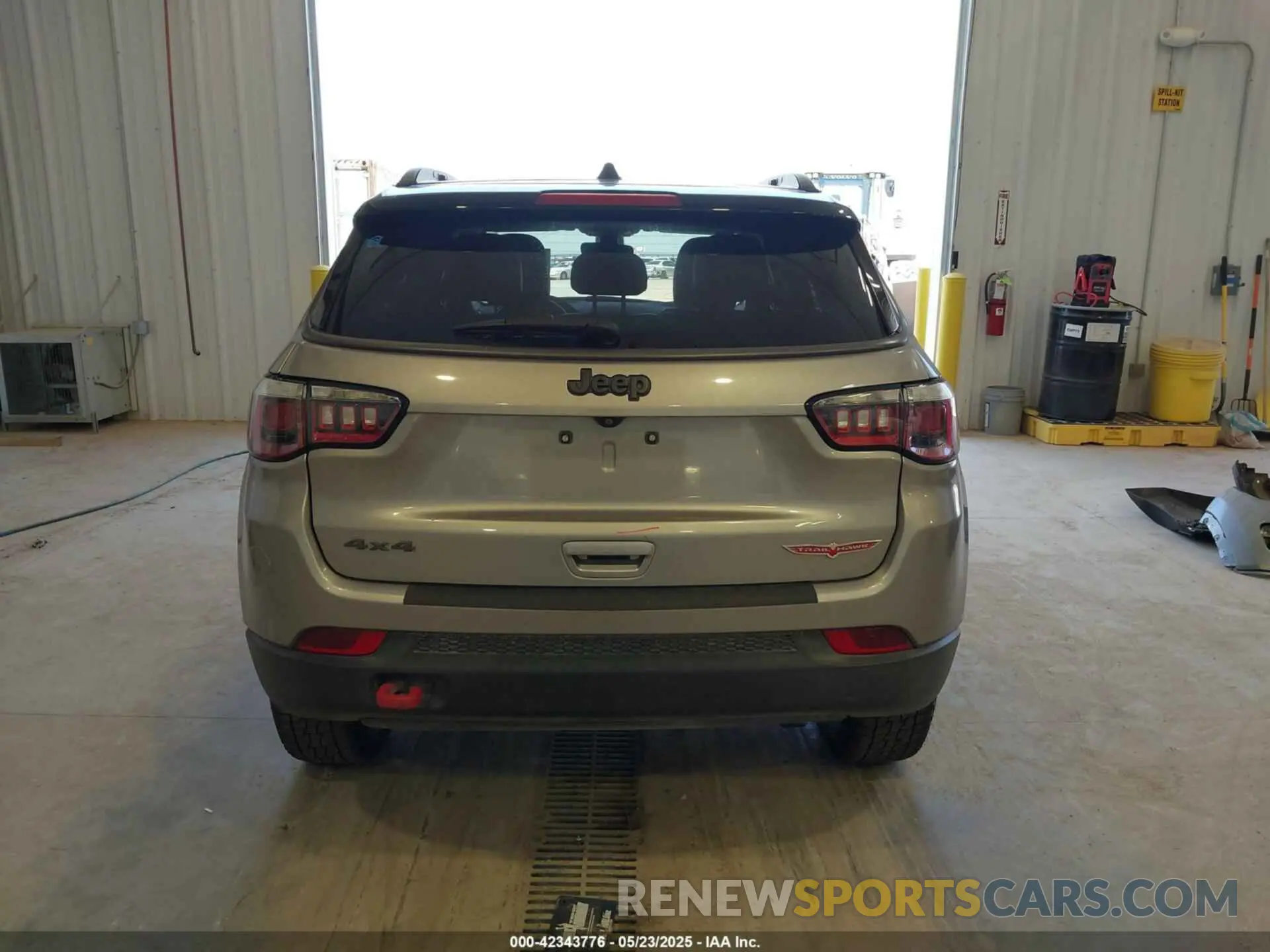 17 Фотография поврежденного автомобиля 3C4NJDDB3LT163111 JEEP COMPASS 2020